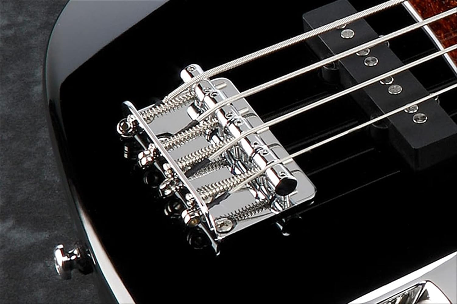 Ibanez GSR200 4-String Electric Bass Guitar, Pearl White, Right Handed, Basswood Body, Rosewood Fretboard