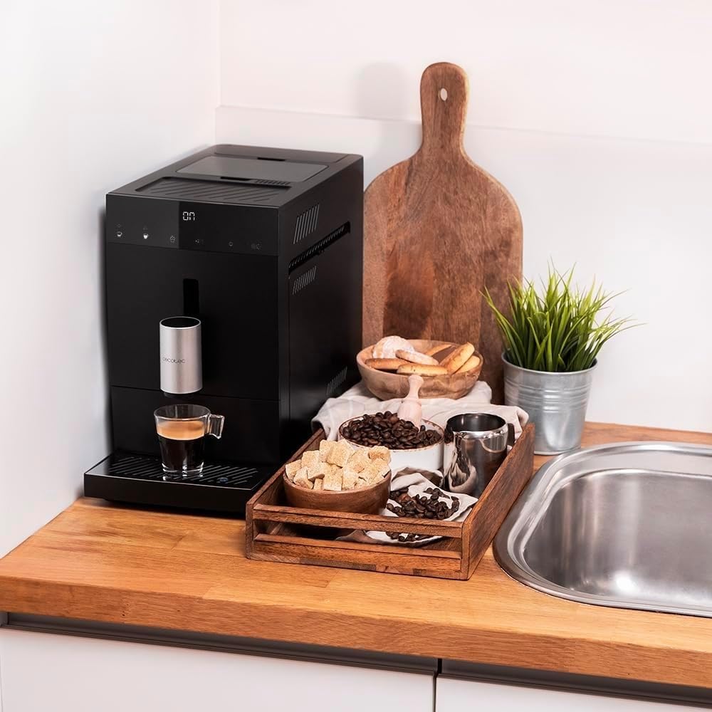 Cecotec Superautomatische Kompakt-Kaffeemaschine Cumbia Cremmaet Compact, 1350 W, 19 Bar und Thermoblock-System, 1,1 L Wassertank und 150 g Kaffeebehlter, Plug&Play, automatische Reinigung