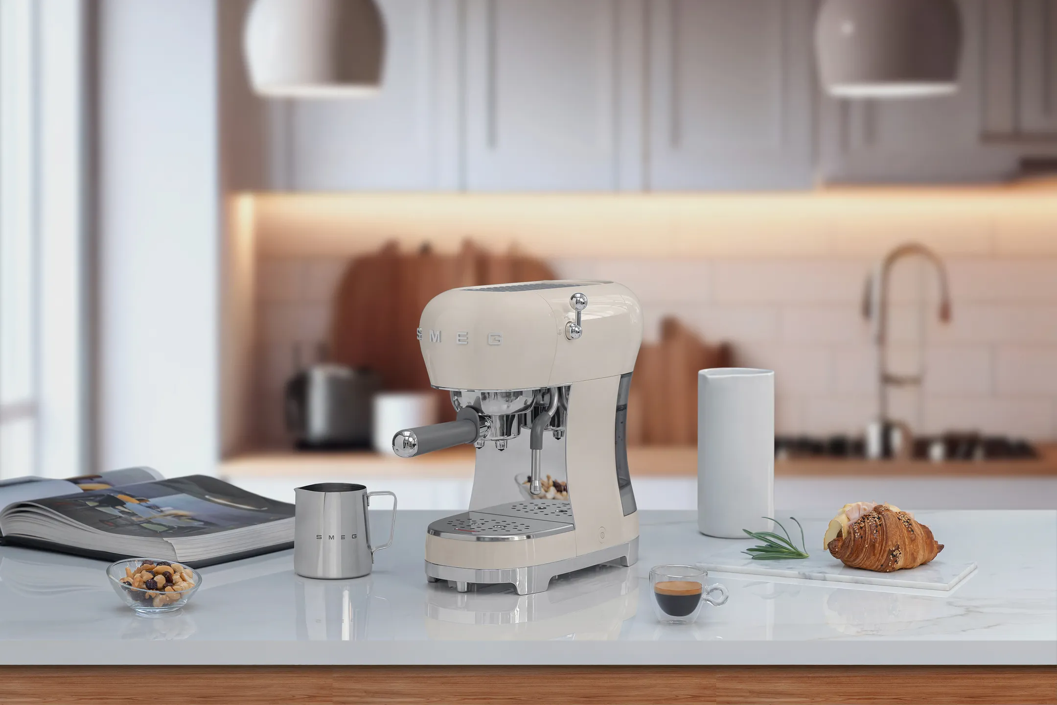 Smeg Espressomachine ECF02CREU