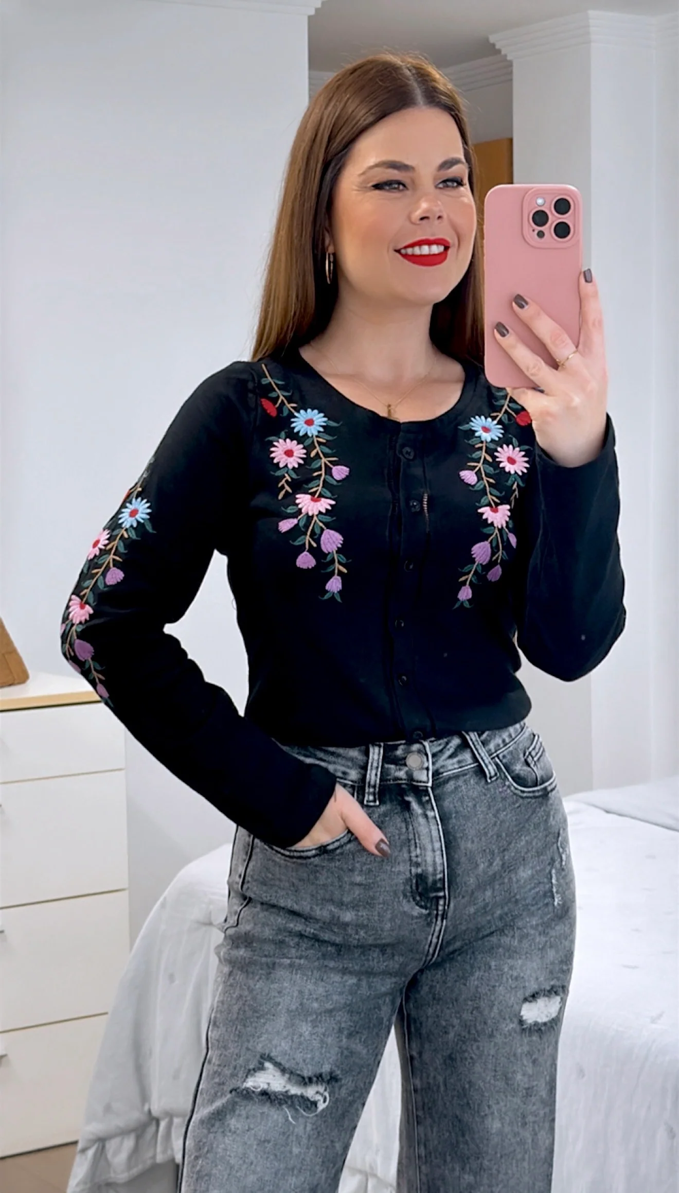 CAMISETA BORDADA BOTONES