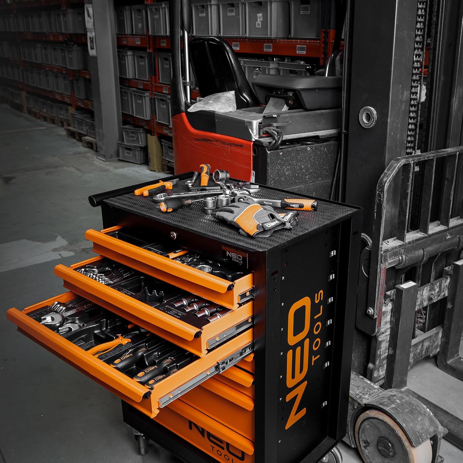 NEO TOOLS Werkzeugschrank 680x460x1030 mm, 7 Werkzeugschubladen, Belastbarkeit 280 kg, öl- und fettbeständiges Oberteil, Zentralverriegelung, Schubladenverriegelung, 5