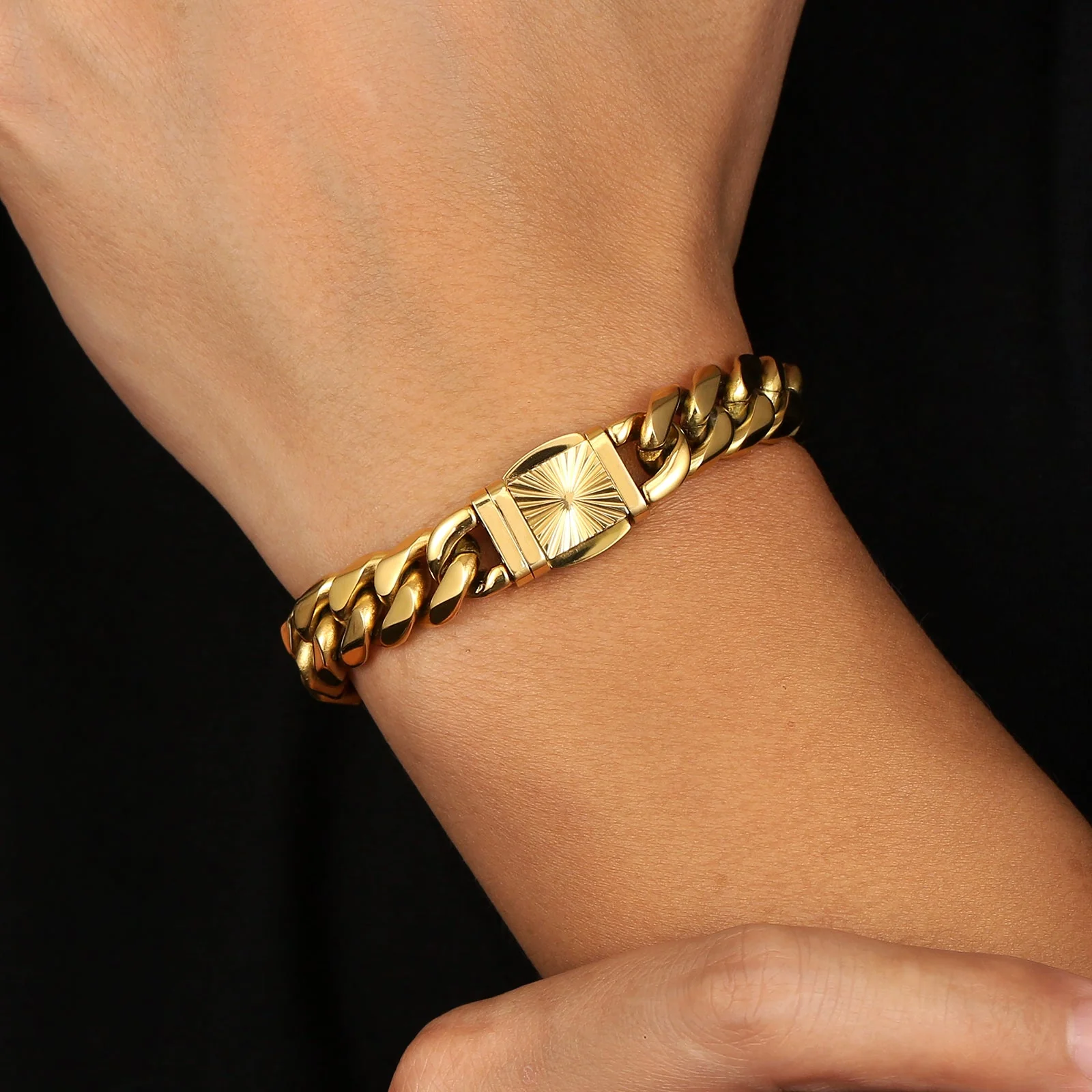Big Daddy 12mm Miami Cuban Link Gold Bracelet 7.5 Inch (Defect)