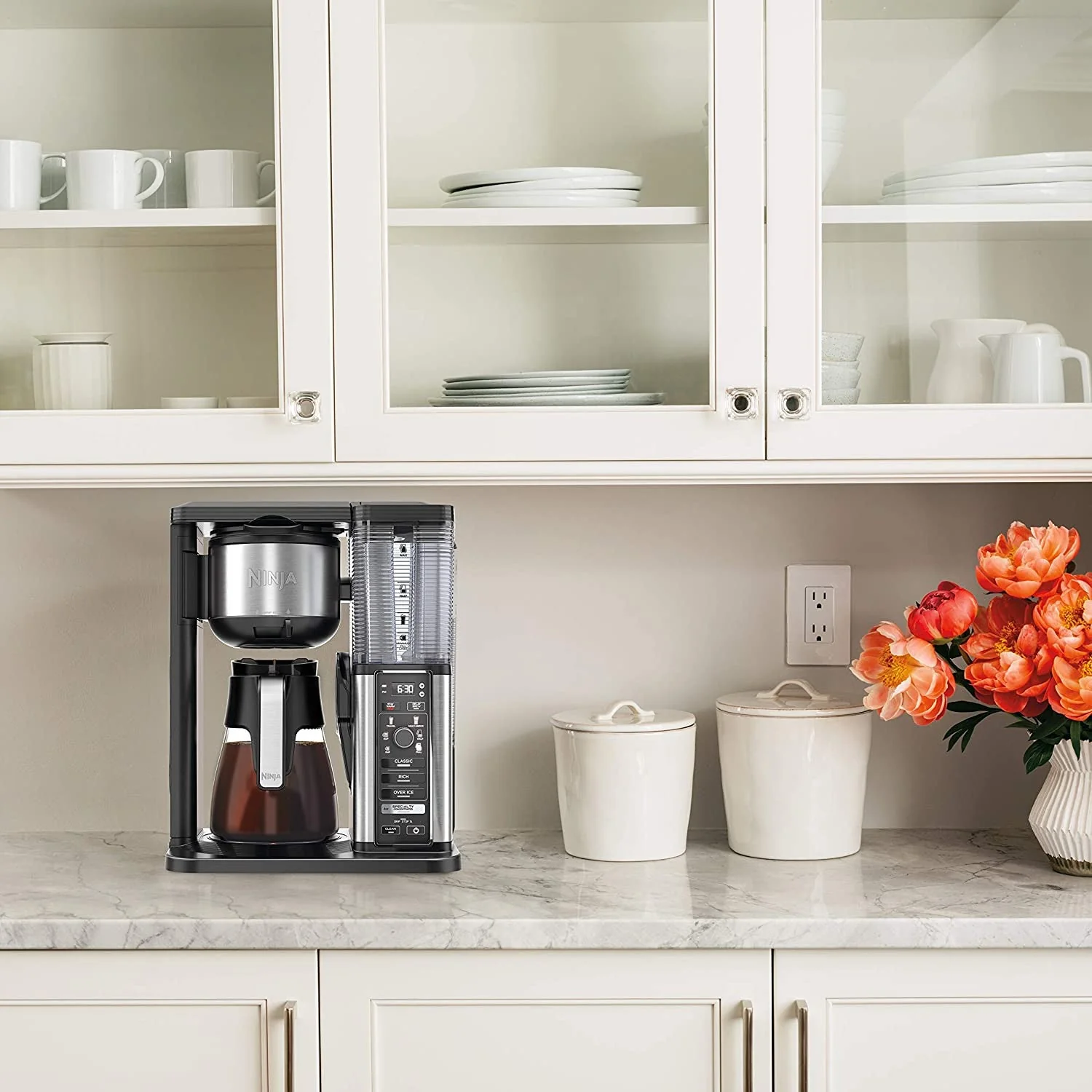 2025 Cafetera Especialidad Ninja con Jarra de Vidrio de 50 Oz, Acabado en Negro y Acero Inoxidable