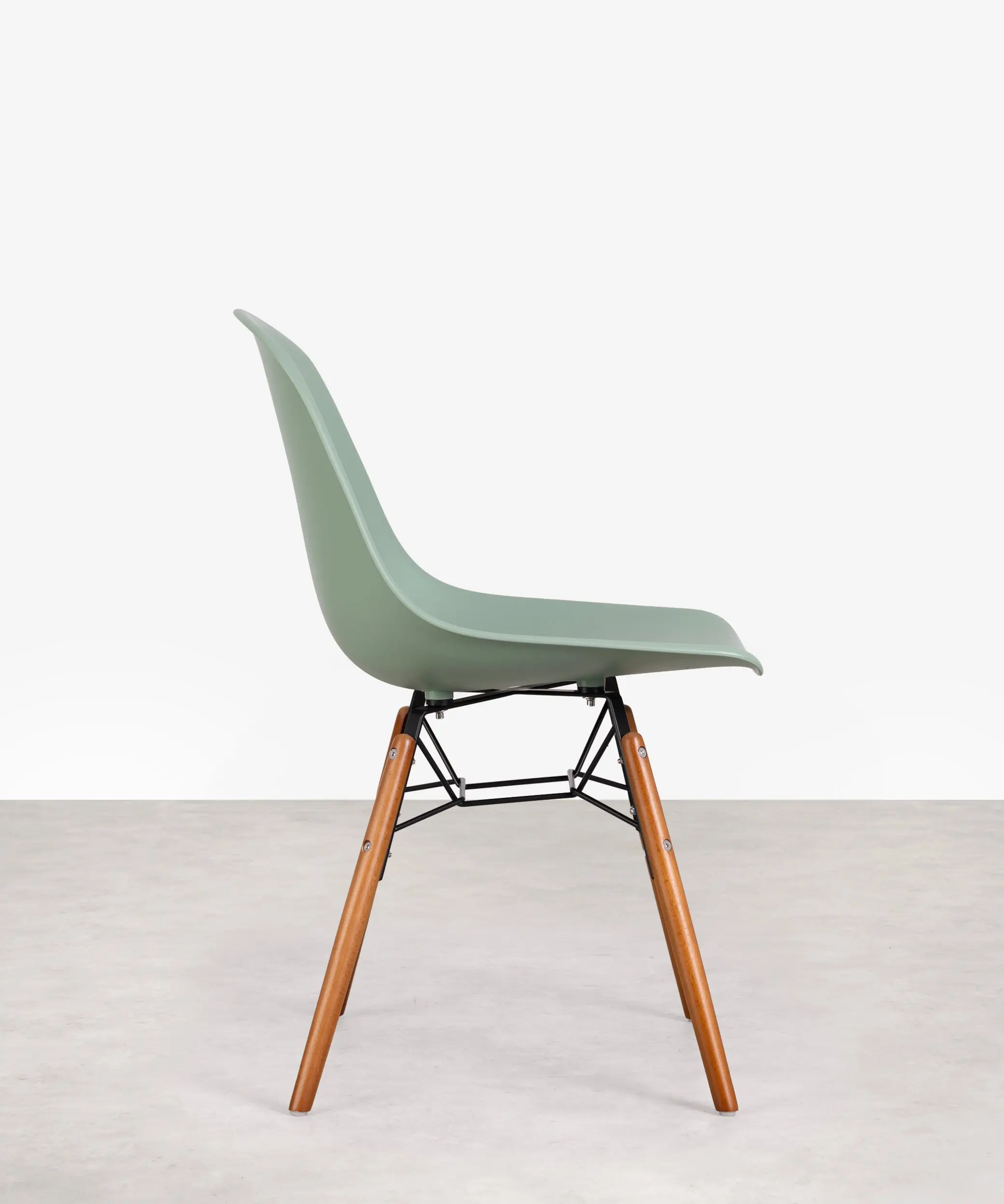 Silla de Polipropileno y Madera Elon