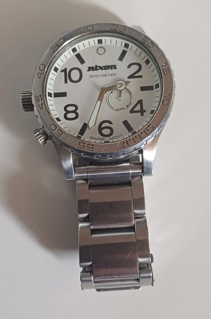 Nixon Silver Stainless Steel 51-30 White Dial 300M Men's Watch (Pre-owned)