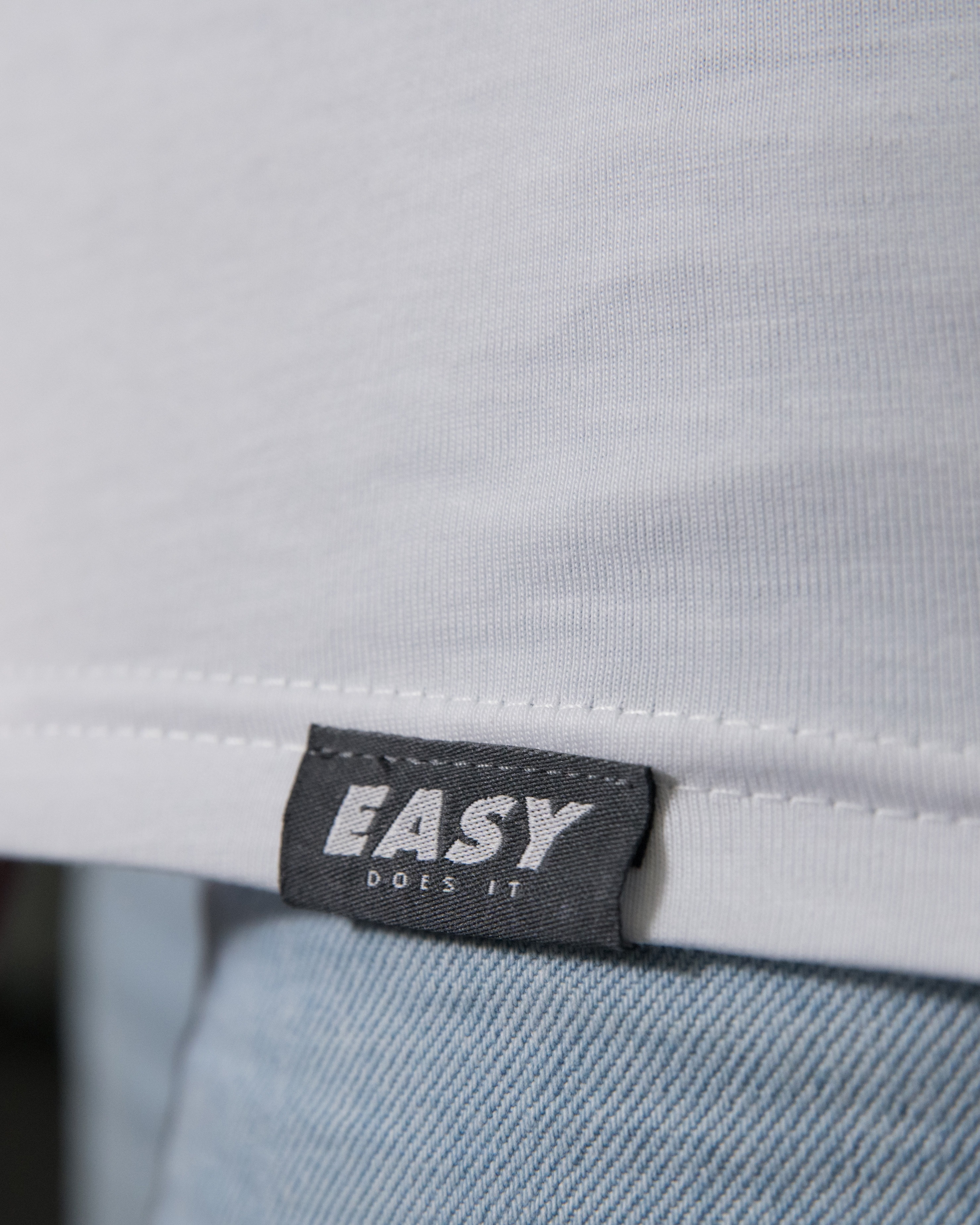 10 YEARS EASYDOESIT WHITE