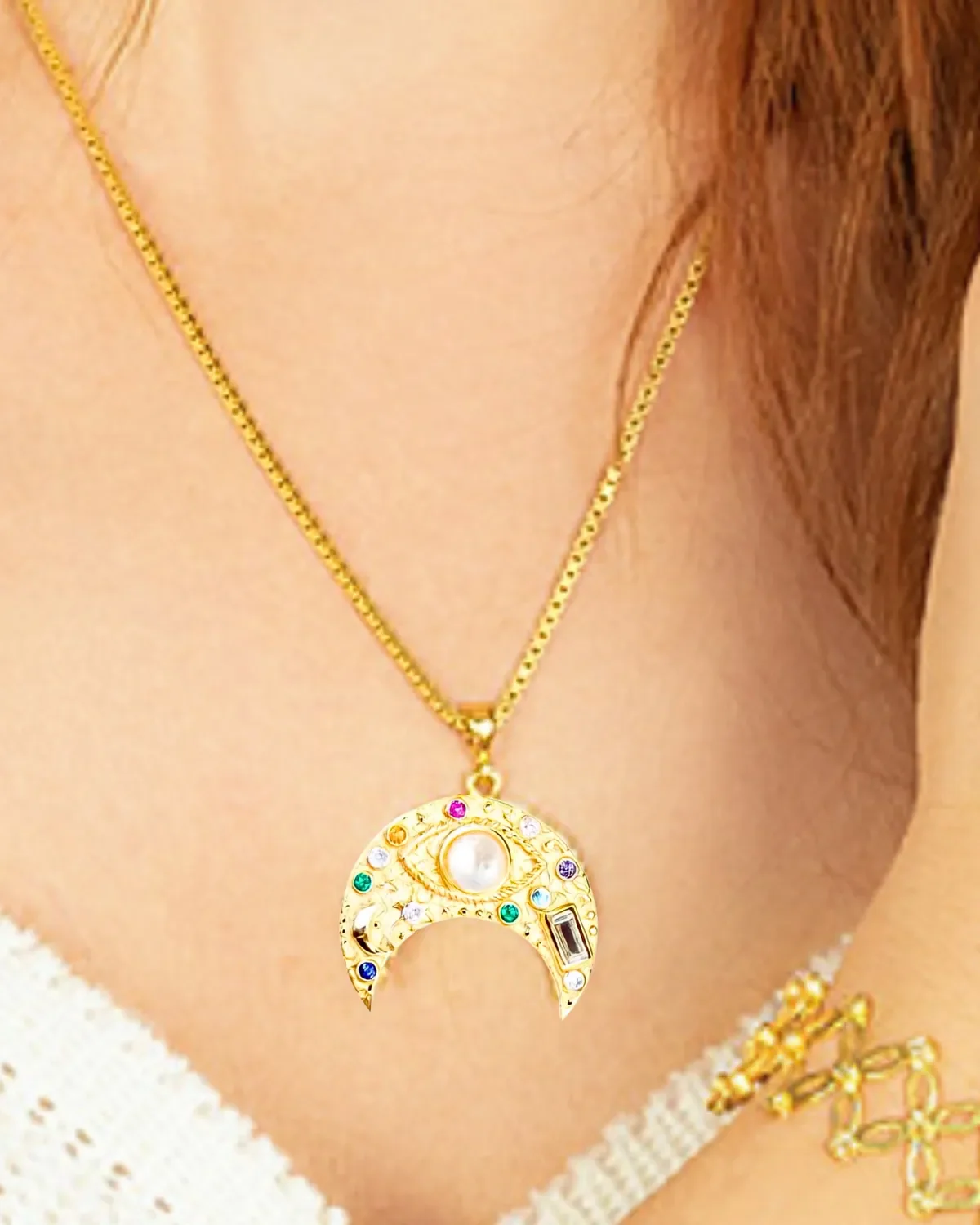 Crescent Moon Evil Eye Pendant – 18K Gold Gemstone Charm