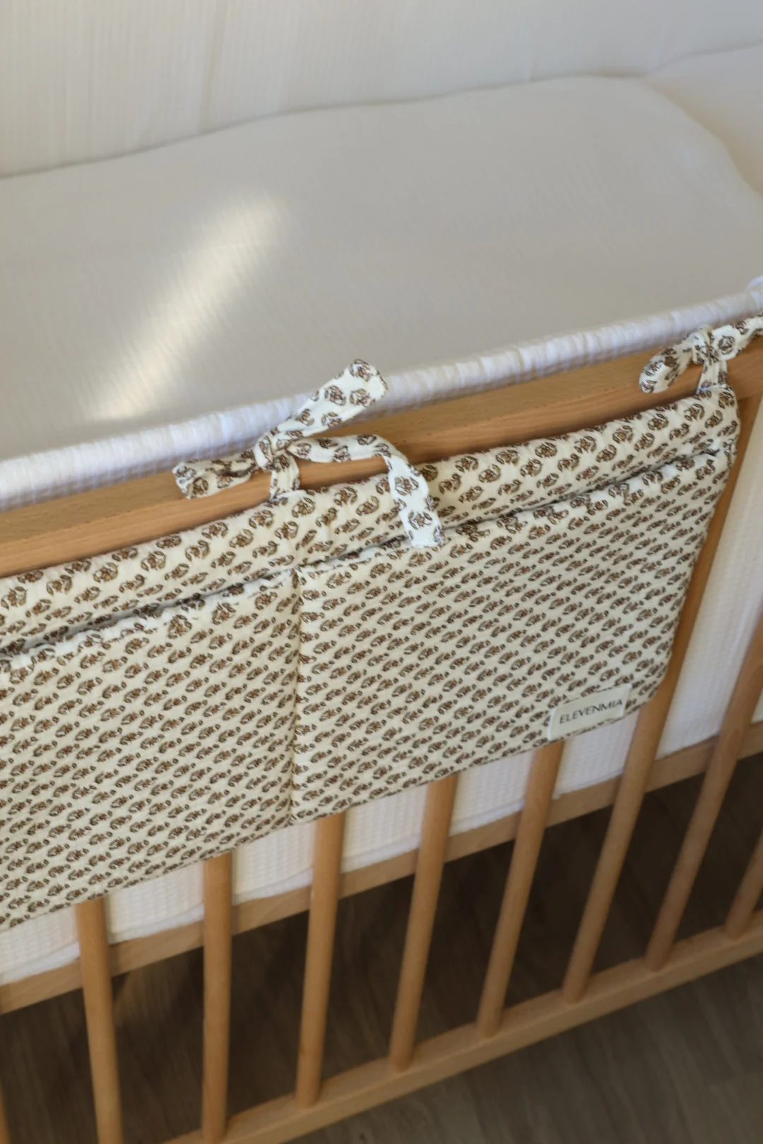 Organizador de cuna gasa Leo