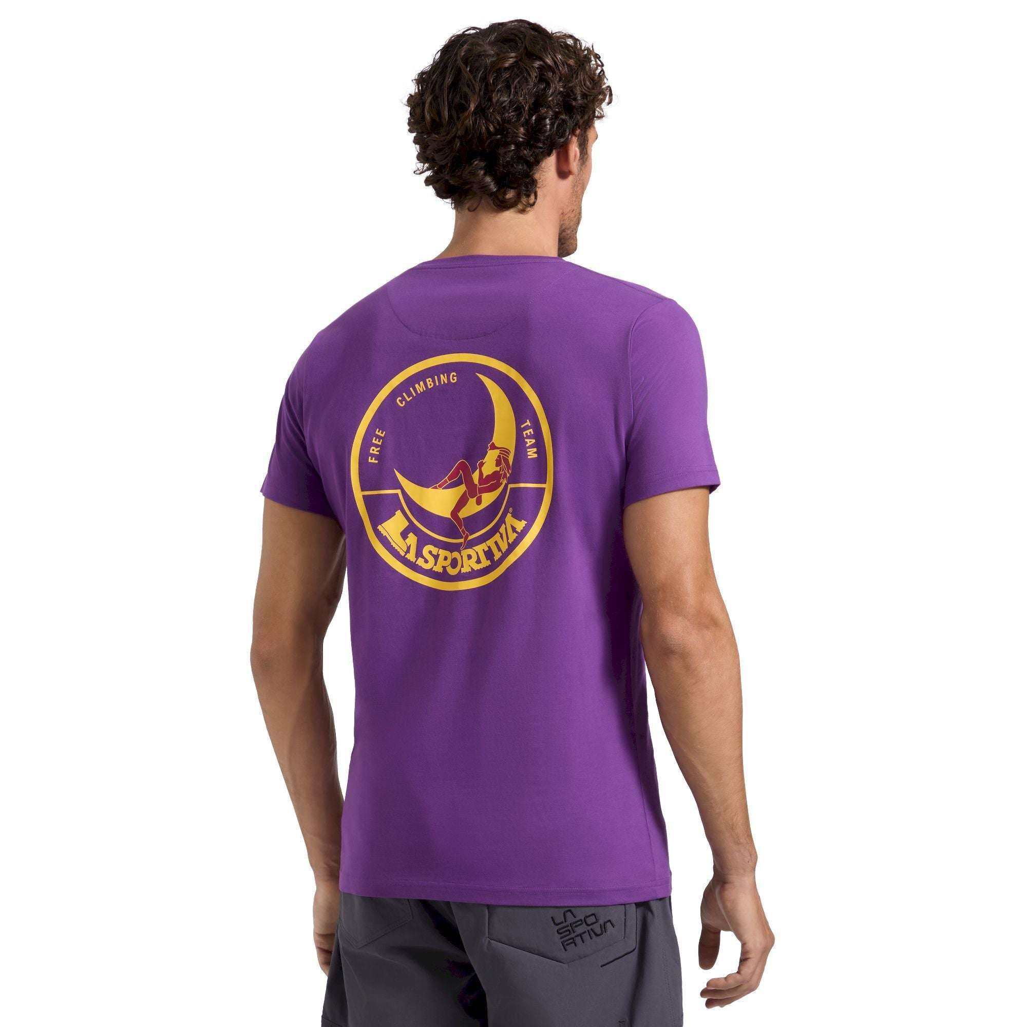 Climbing on the moon t-shirt m