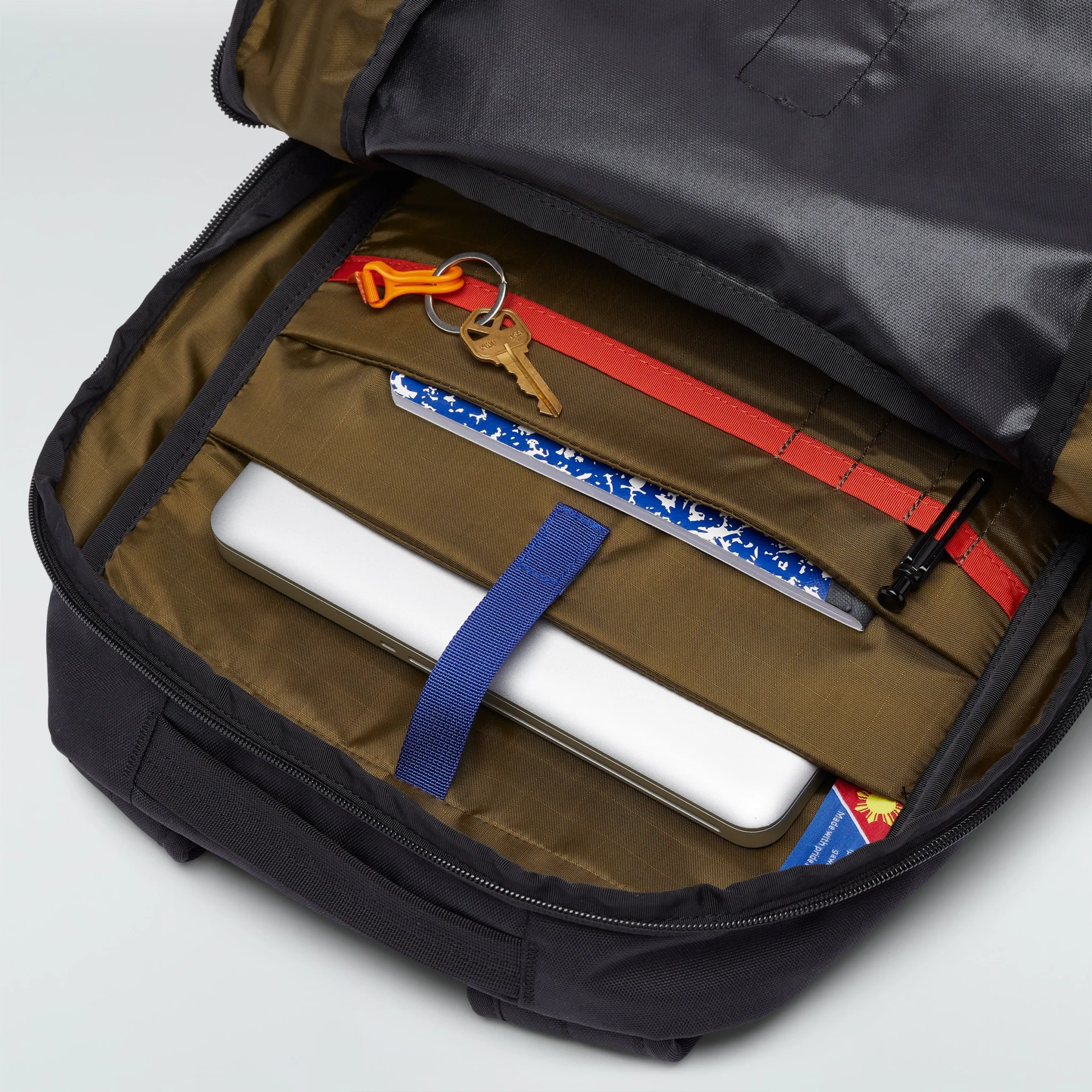 Chiquillo 26L Backpack (Each Day)