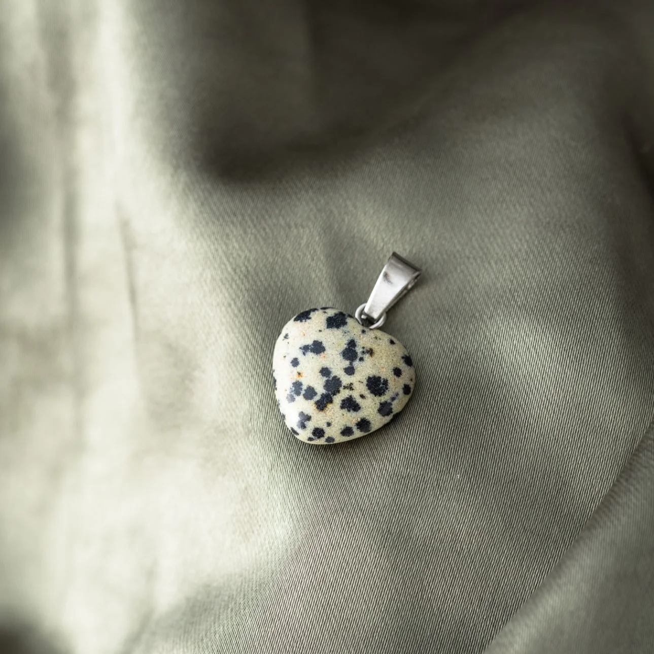 Hanger Edelsteen Hart - Geslepen Hartje Dalmatiër Jaspis - Moedigheid