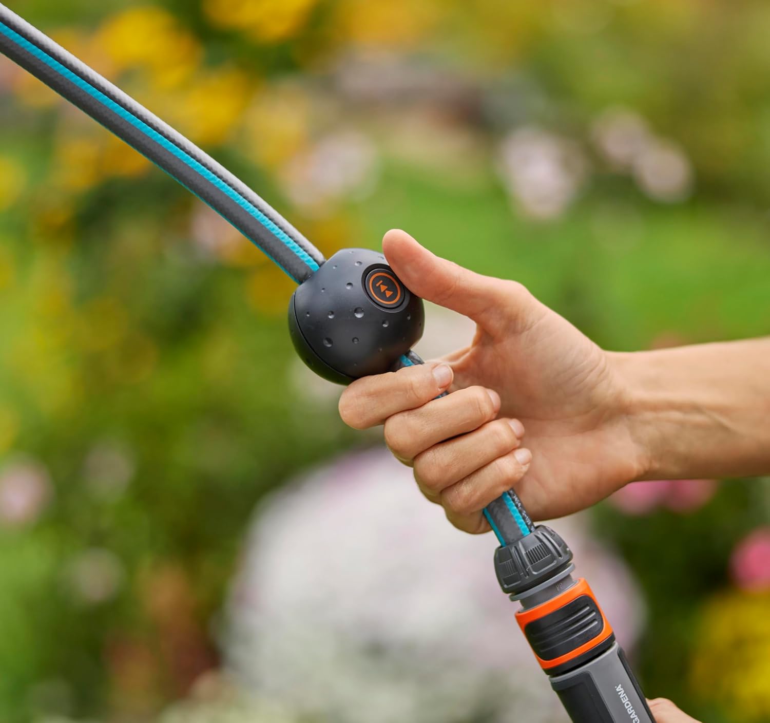 Gardena Akku-Wand-Schlauchbox PowerRoll XL solo: Automatischer Schlauchaufroller mit 35 m Gartenschlauch, Schlauchführung und RollControll, akkubetrieben, UV- und frostbeständig (18642-55)