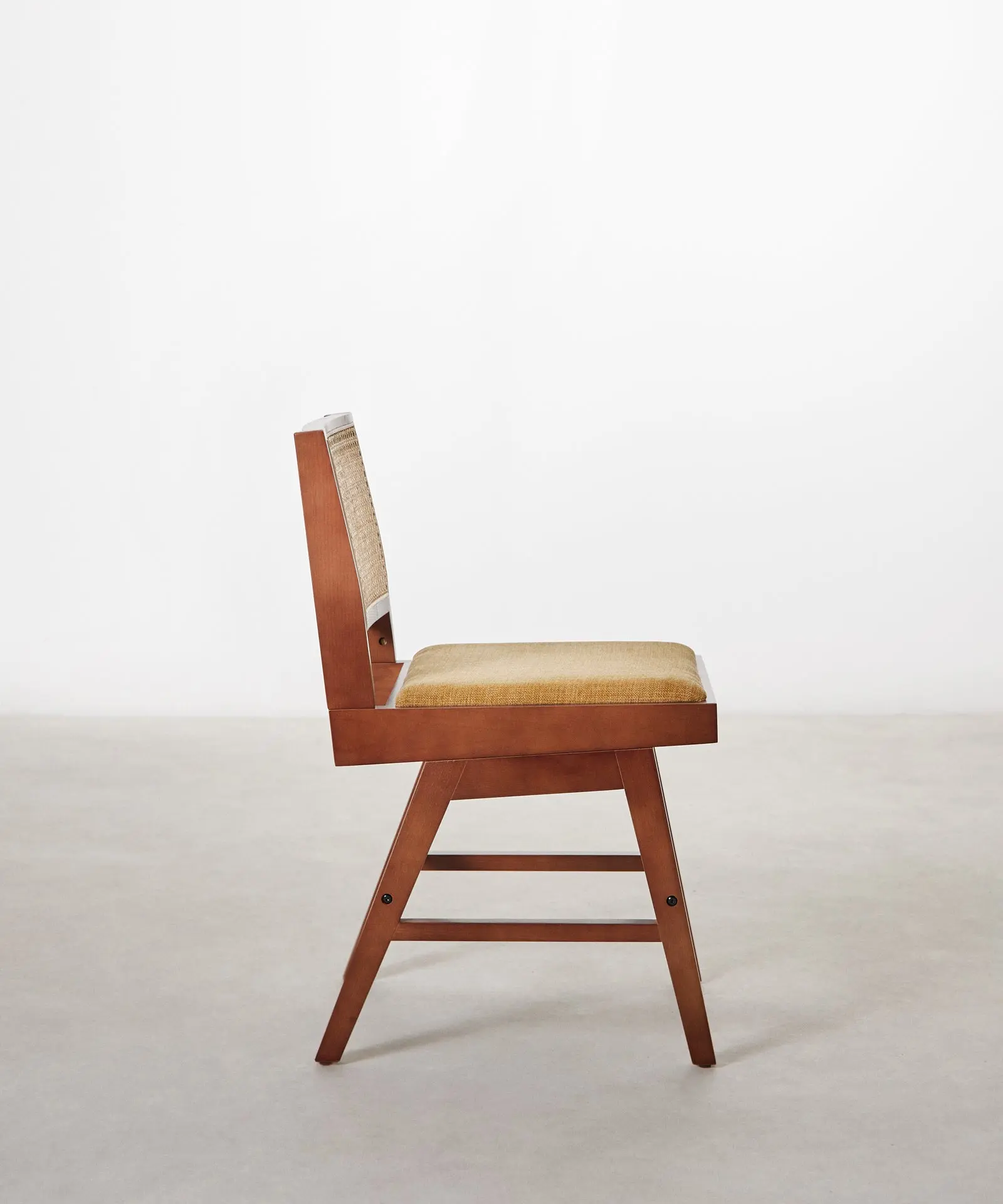 Silla de Comedor en Madera Tapizada Pauline