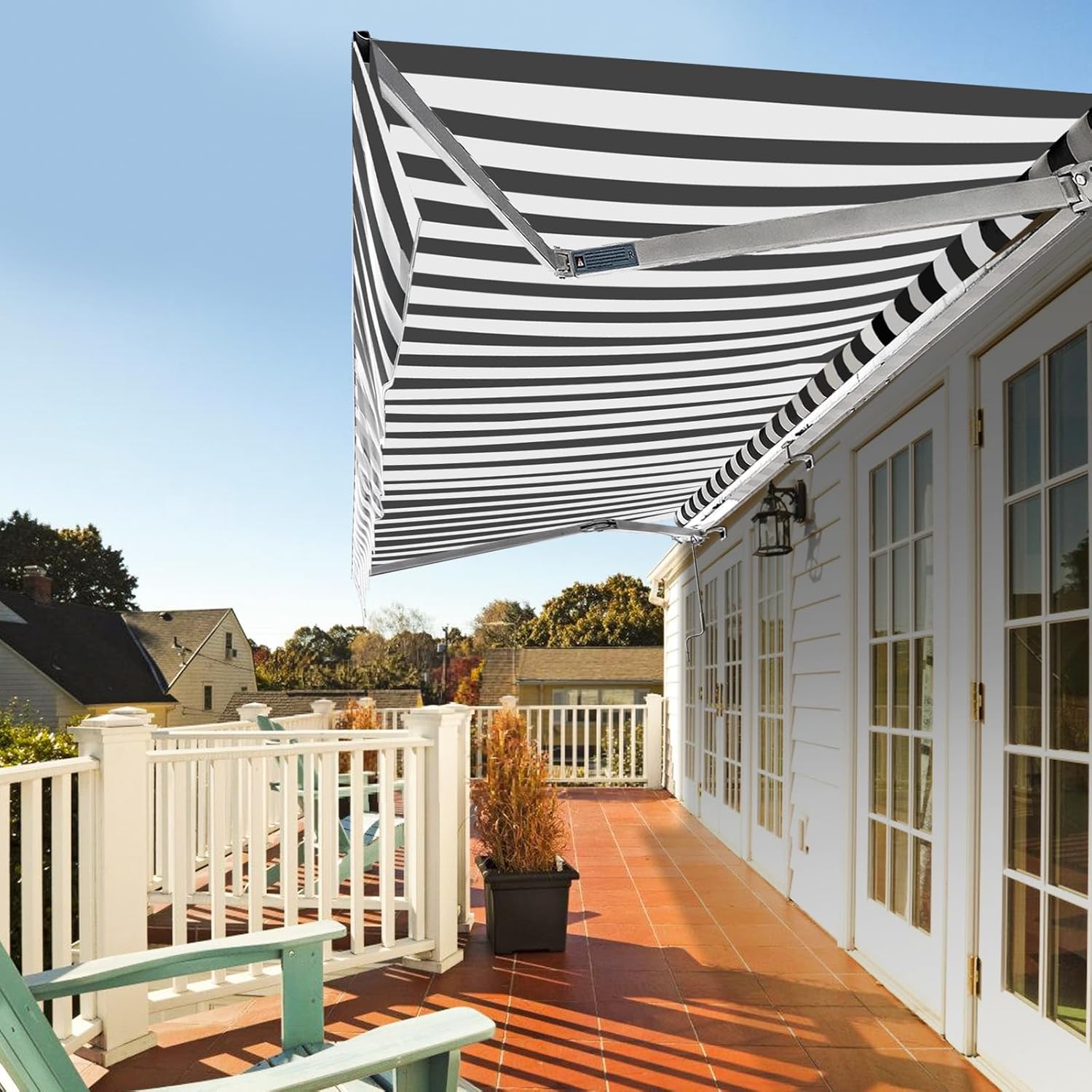 Toldo con brazo articulado, 250 x 200 cm, toldo manual con manivela, ajuste de ángulo de hasta 30 grados, protección solar, protección contra el agua, incluye soporte de pared, color blanco y