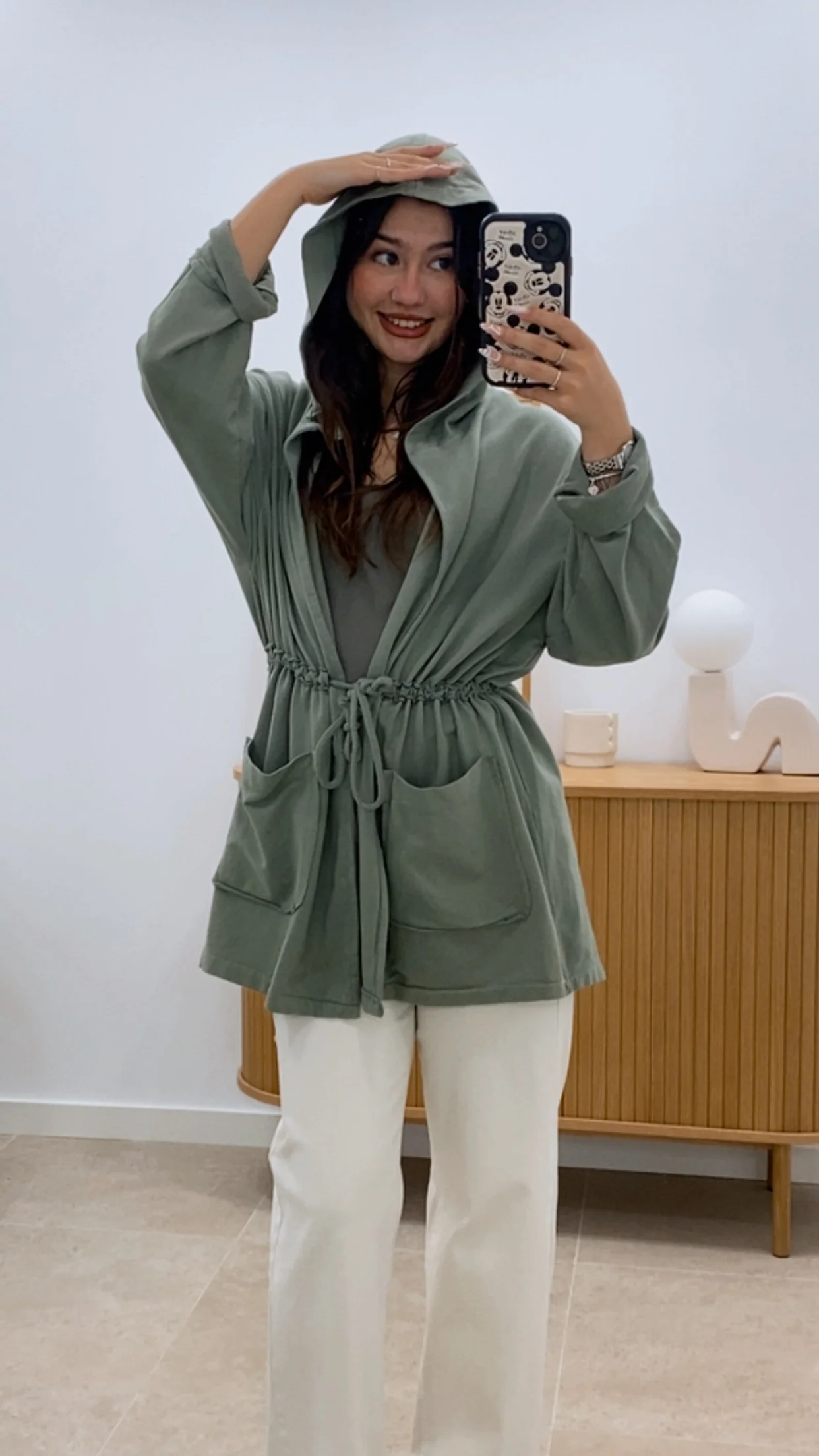 CHAQUETA CAPUCHA CORDÓN CINTURA