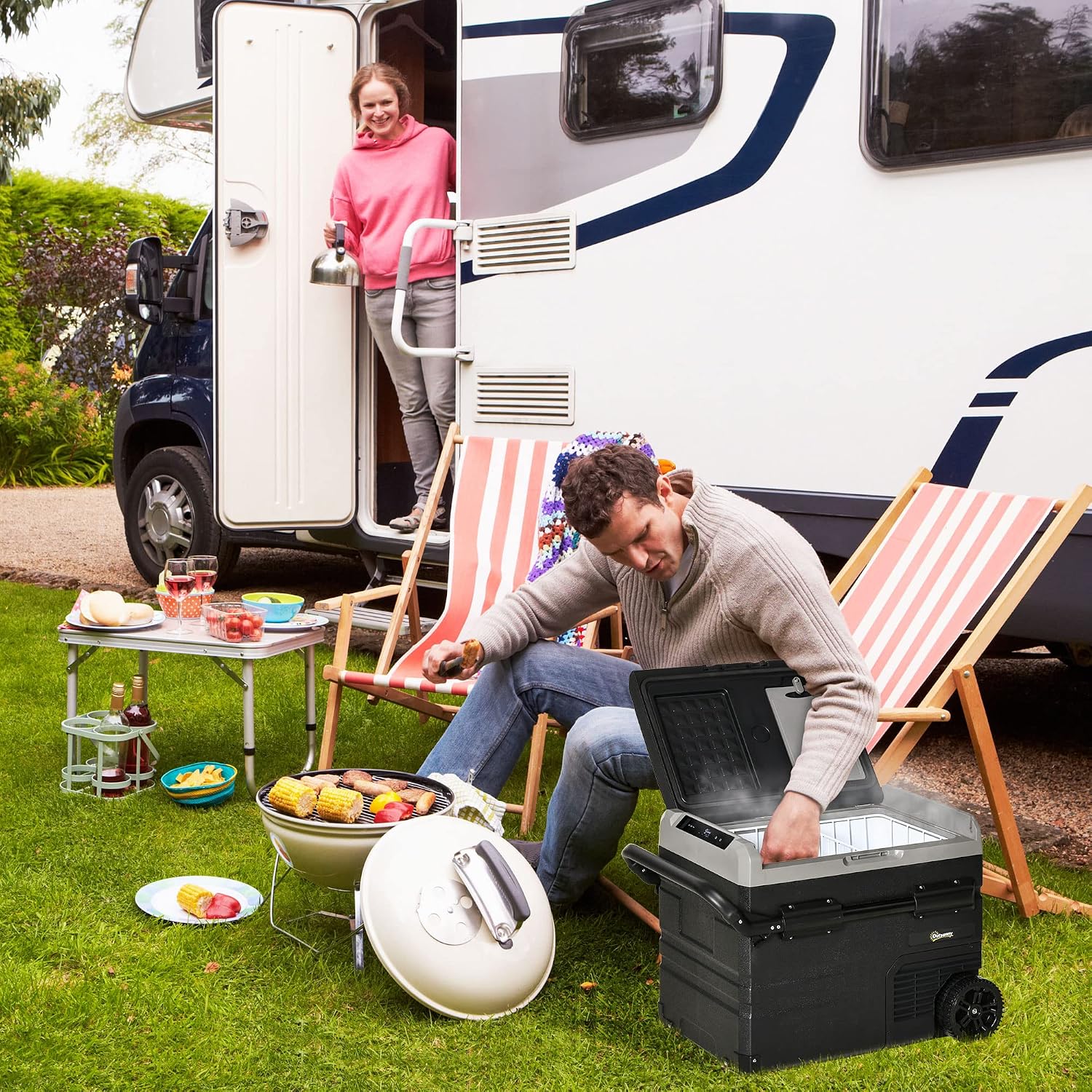 Outsunny Nevera Compresor Portátil 60L Nevera Portátil Eléctrica para Coche Congelador CC 12V/24V hasta -20℃ con Pantalla LED Táctil Asa Retráctil Ruedas para Camping Viajes 71,1x46x57,1 cm Negro