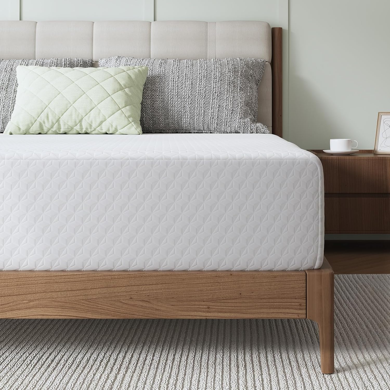 Novilla 10 Inch Queen Mattress, Memory Foam Mattress Queen with Breathable Comfort Layer & High-Density Base Foam for Pressure Relief & Support, CertiPUR-US Certified for a Cool & Refreshed Sleep