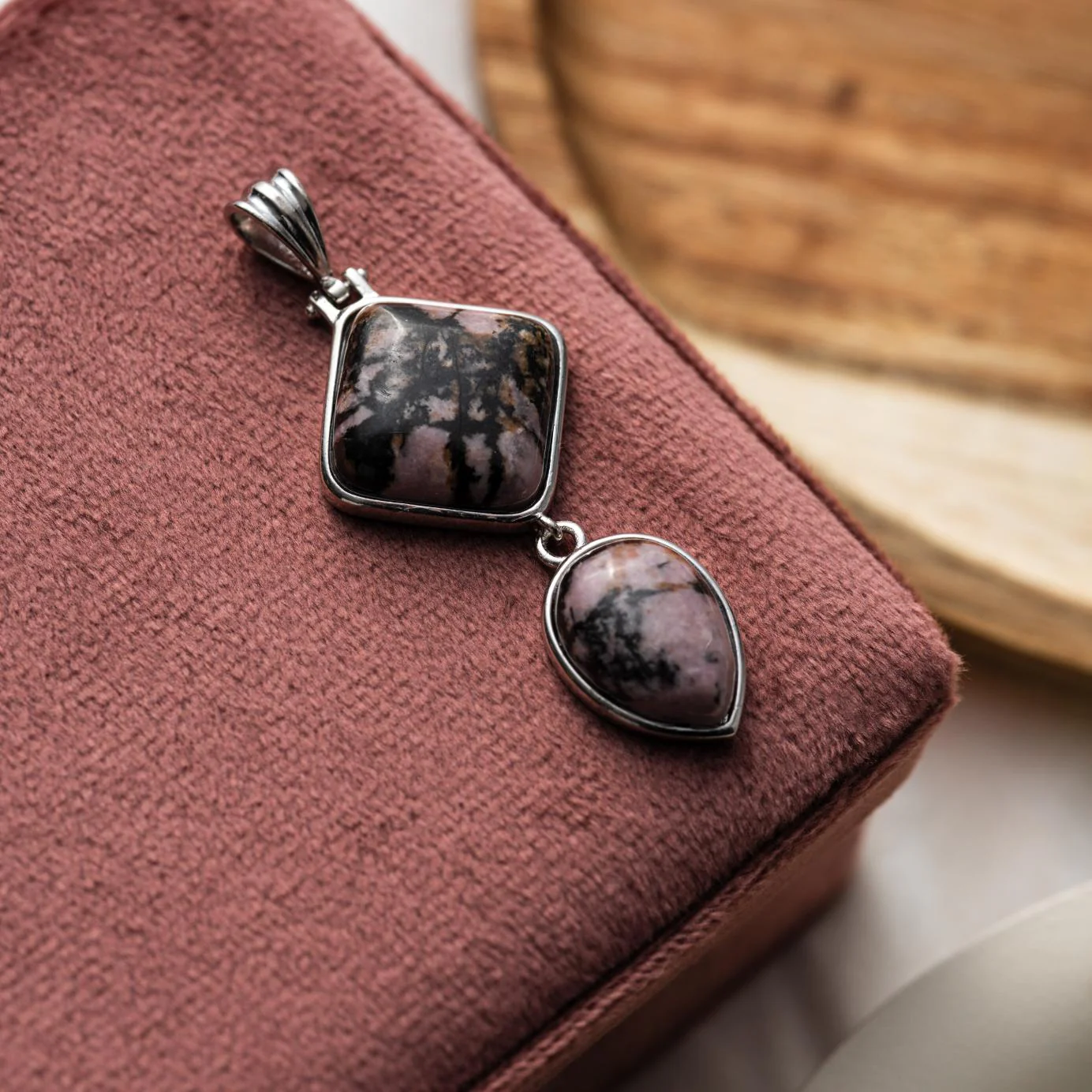 Rhodoniet Edelsteen Hanger - Dubbelhanger - Druppel - Acceptatie