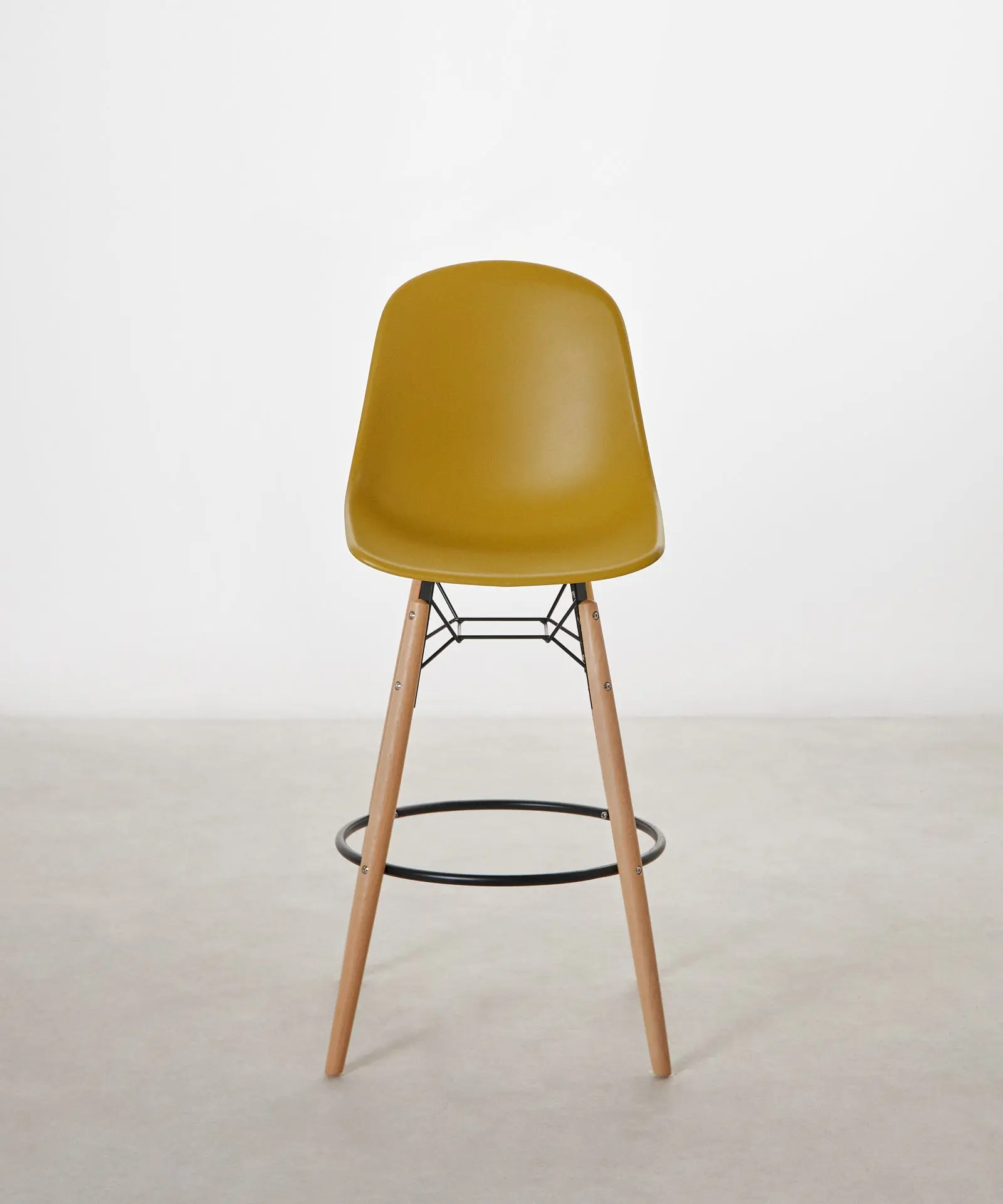 Taburete de Polipropileno y Madera Elon