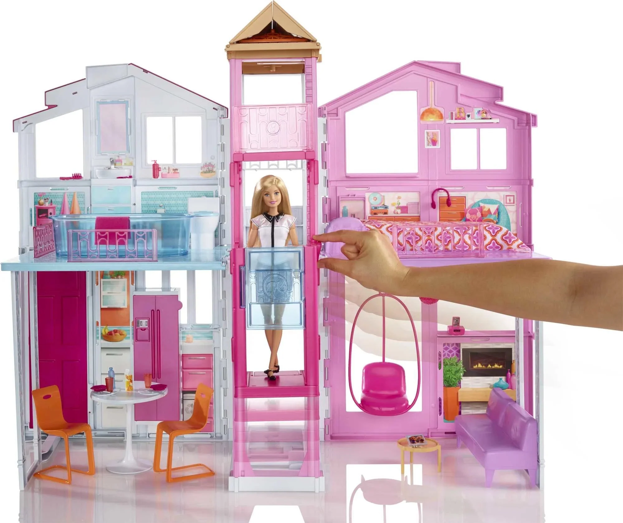 Casa de Tres Pisos Barbie, para edades de 3 años en adelante