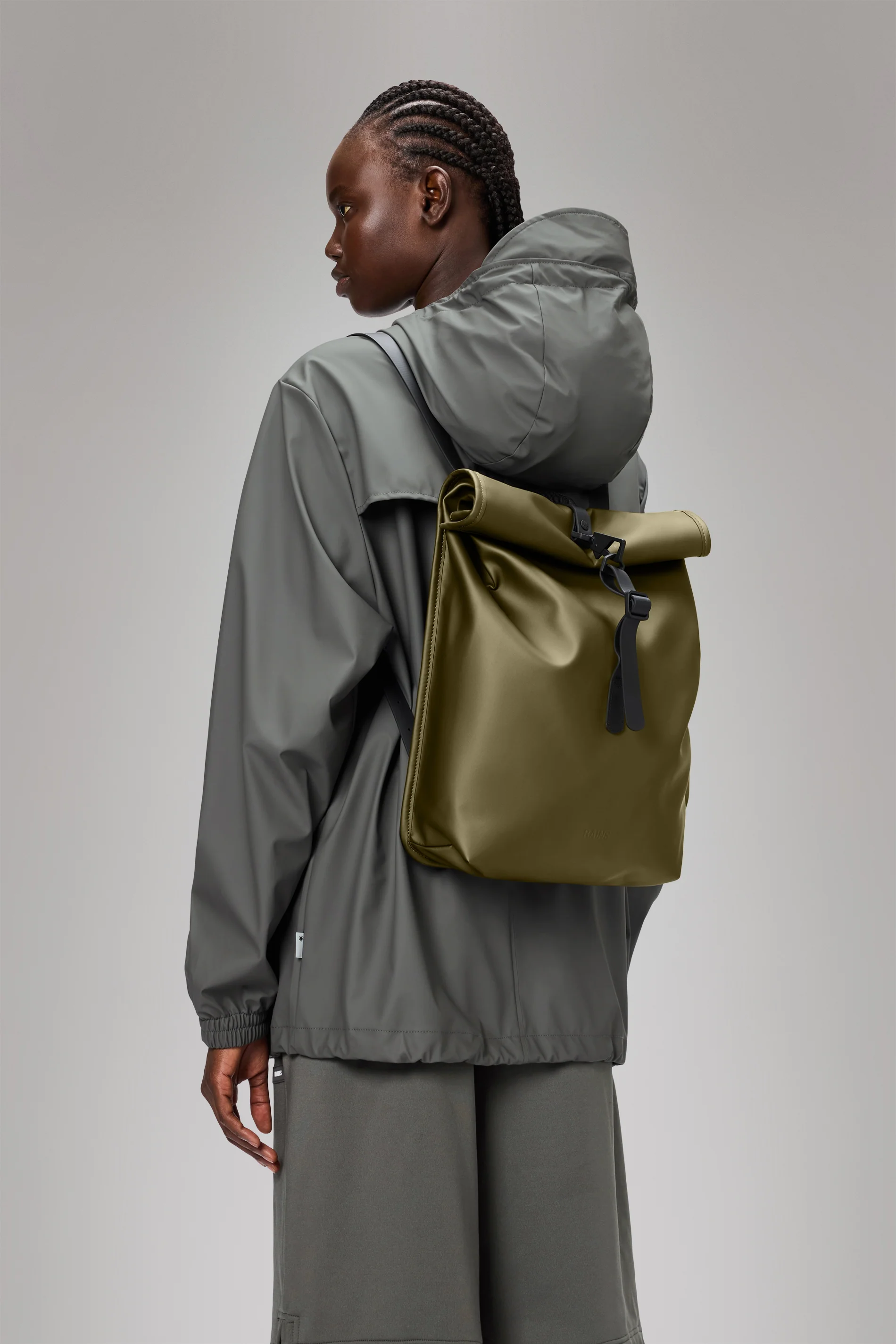 2025 Rolltop Rucksack Mini – Mochila Urbana Compacta e Impermeable con Cierre de Mosquetón – Tejido PU – Ideal para Desplazamientos Diarios