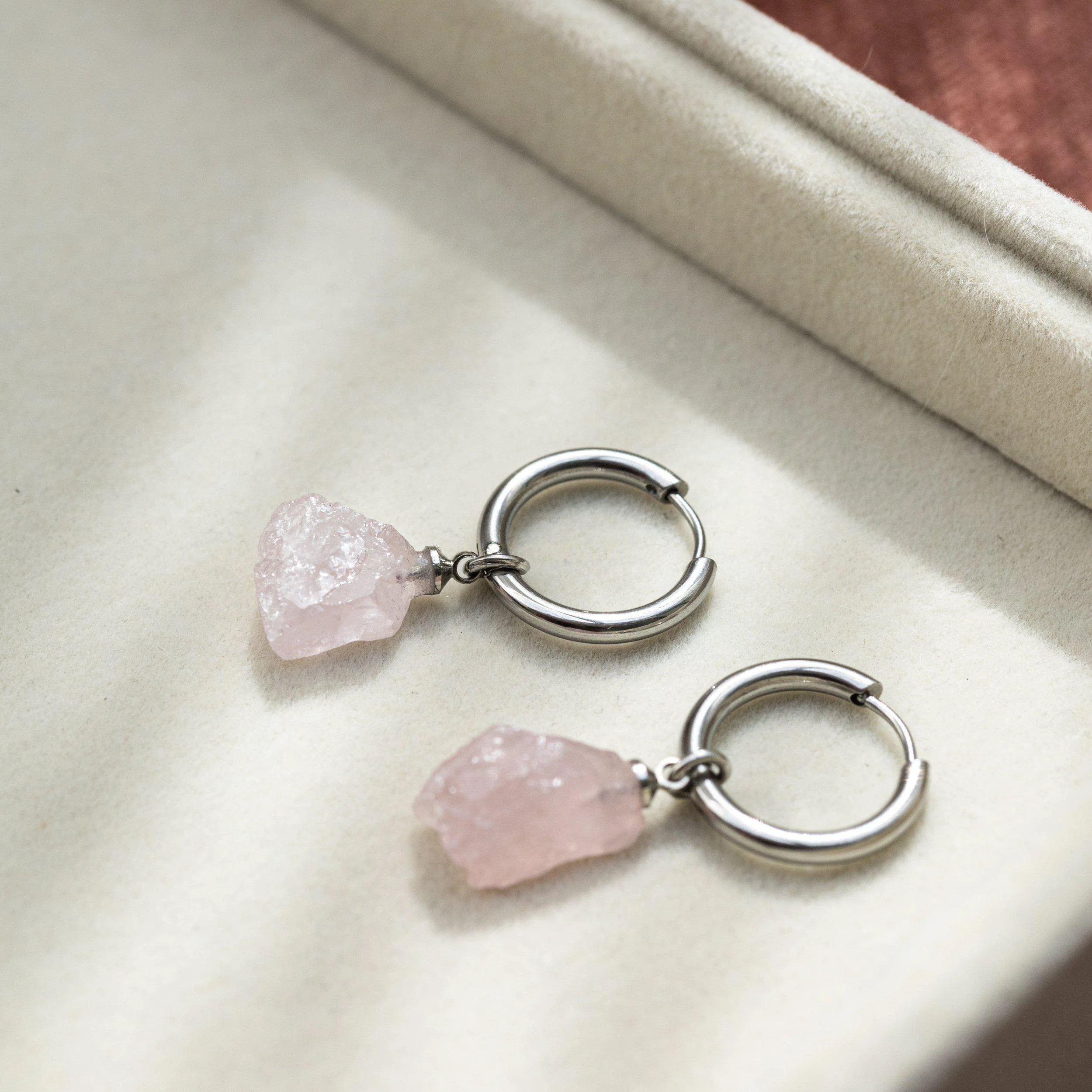 Rozenkwarts Oorbellen - Edelsteen Oorhangers - Ruw - Zachtaardigheid