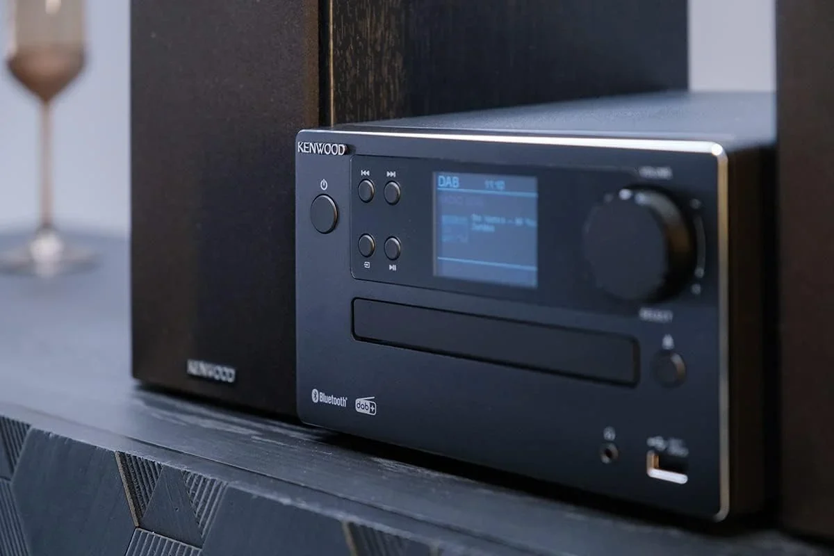 Microcadena HiFi Kenwood M-725DAB-B con CD, USB, Dab+ y Bluetooth Audio-Streaming. Color: Negro - Mini Equipo de Musica para casa
