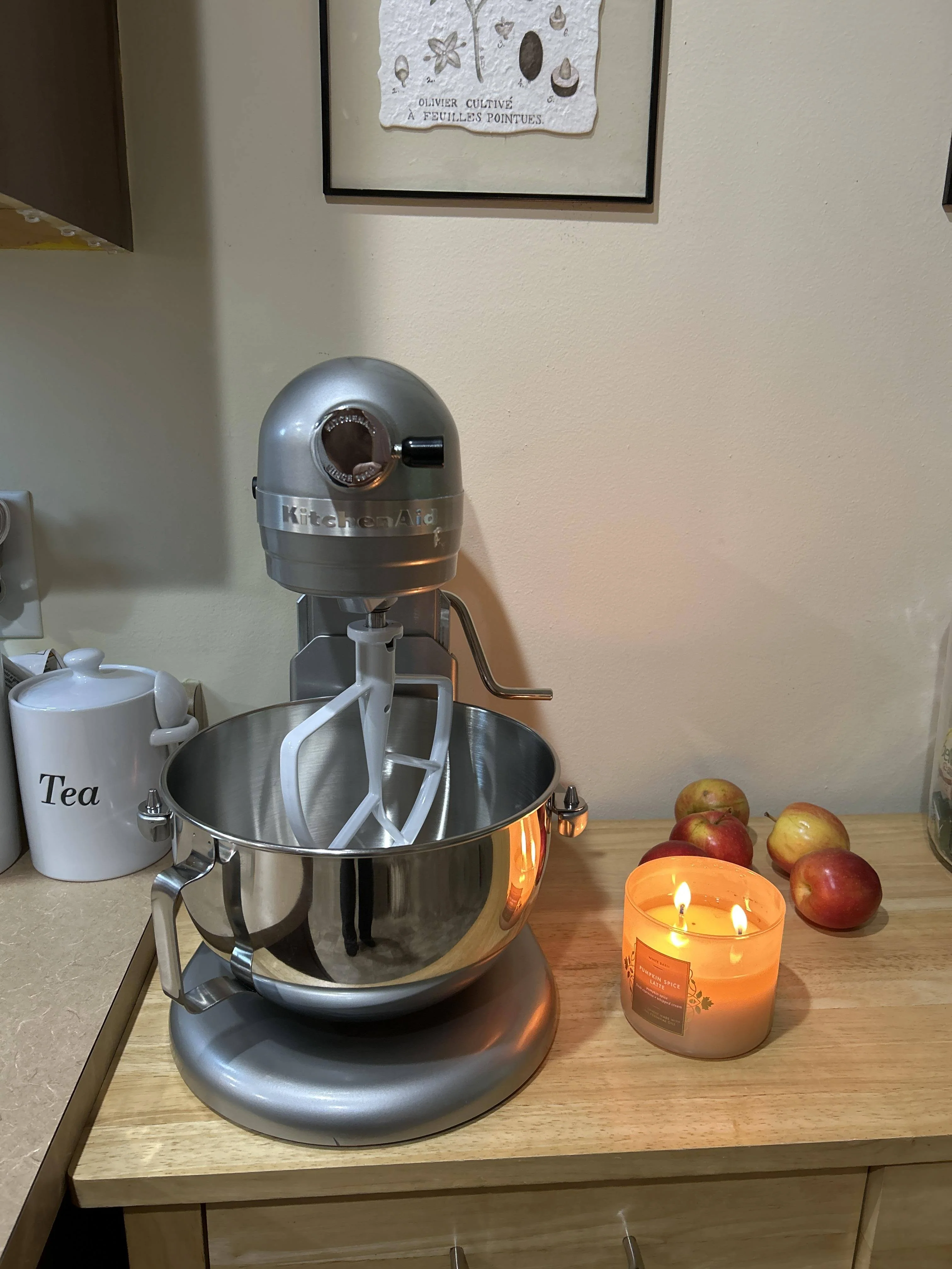 Batidora de pedestal KitchenAid de 5.5 cuartos con tazón elevable - Rojo Imperio