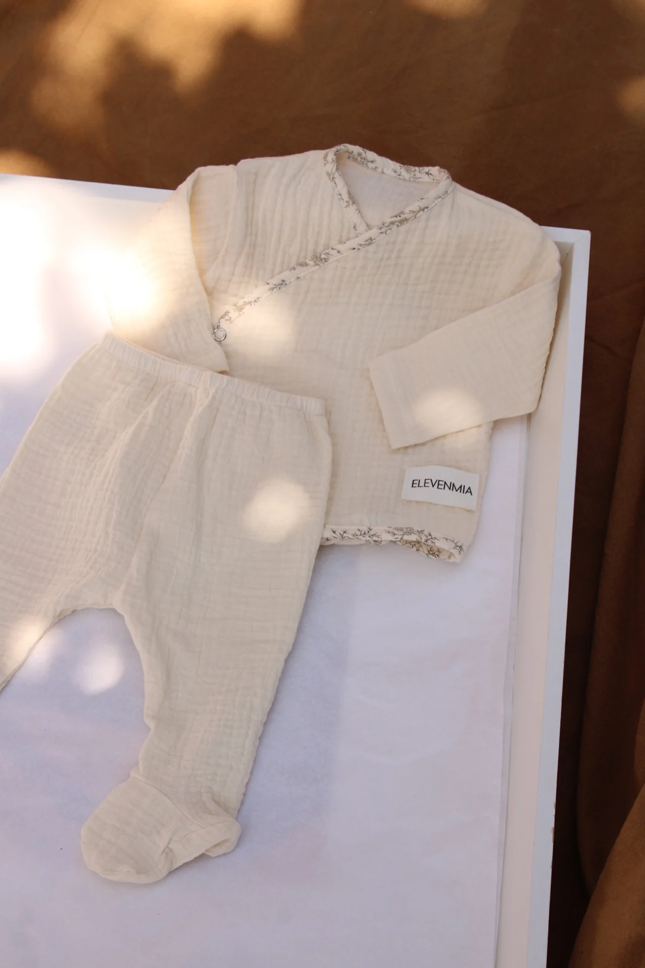 Conjunto Camisa Cruzada Gasa Cruda + Polainas Gasa Cruda