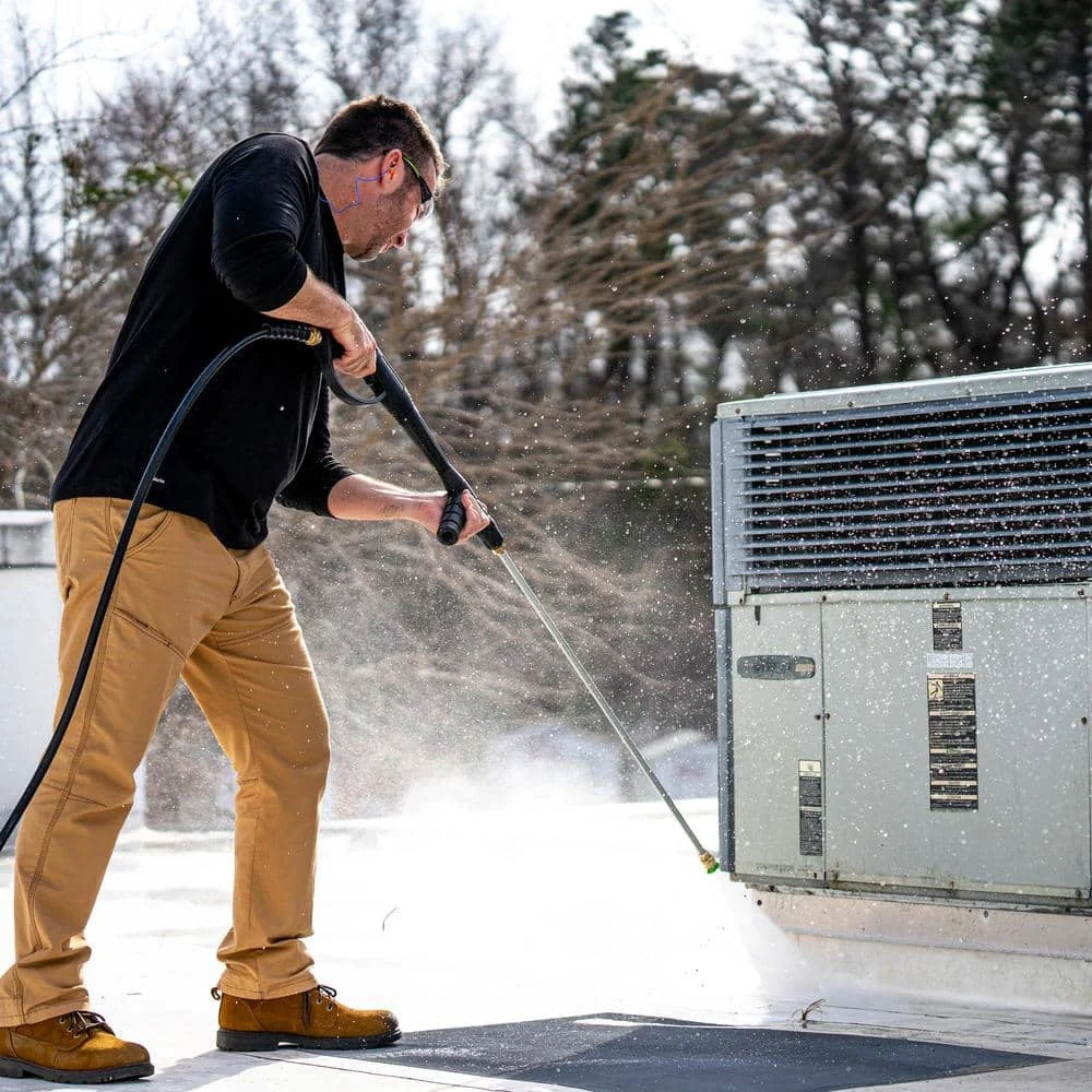 Petrol-powered cold water pressure washer with 420 cm³ engine, 4400 PSI (286 bar), 4.0 GPM (15.1 l/min).