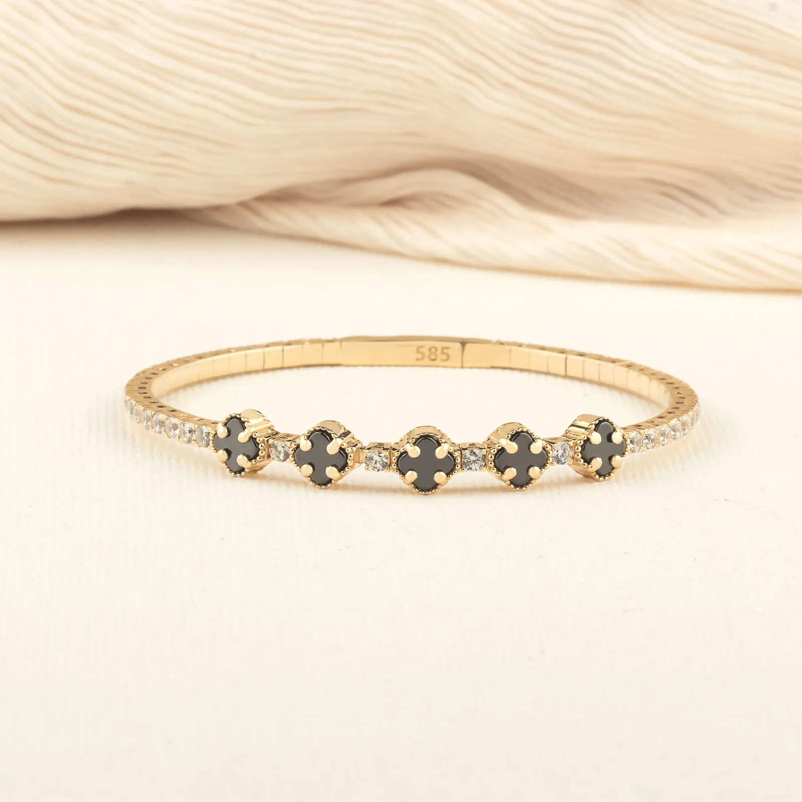 Black Onyx Clover 18K Gold Tennis Bracelet – Moissanite Eternity Bangle