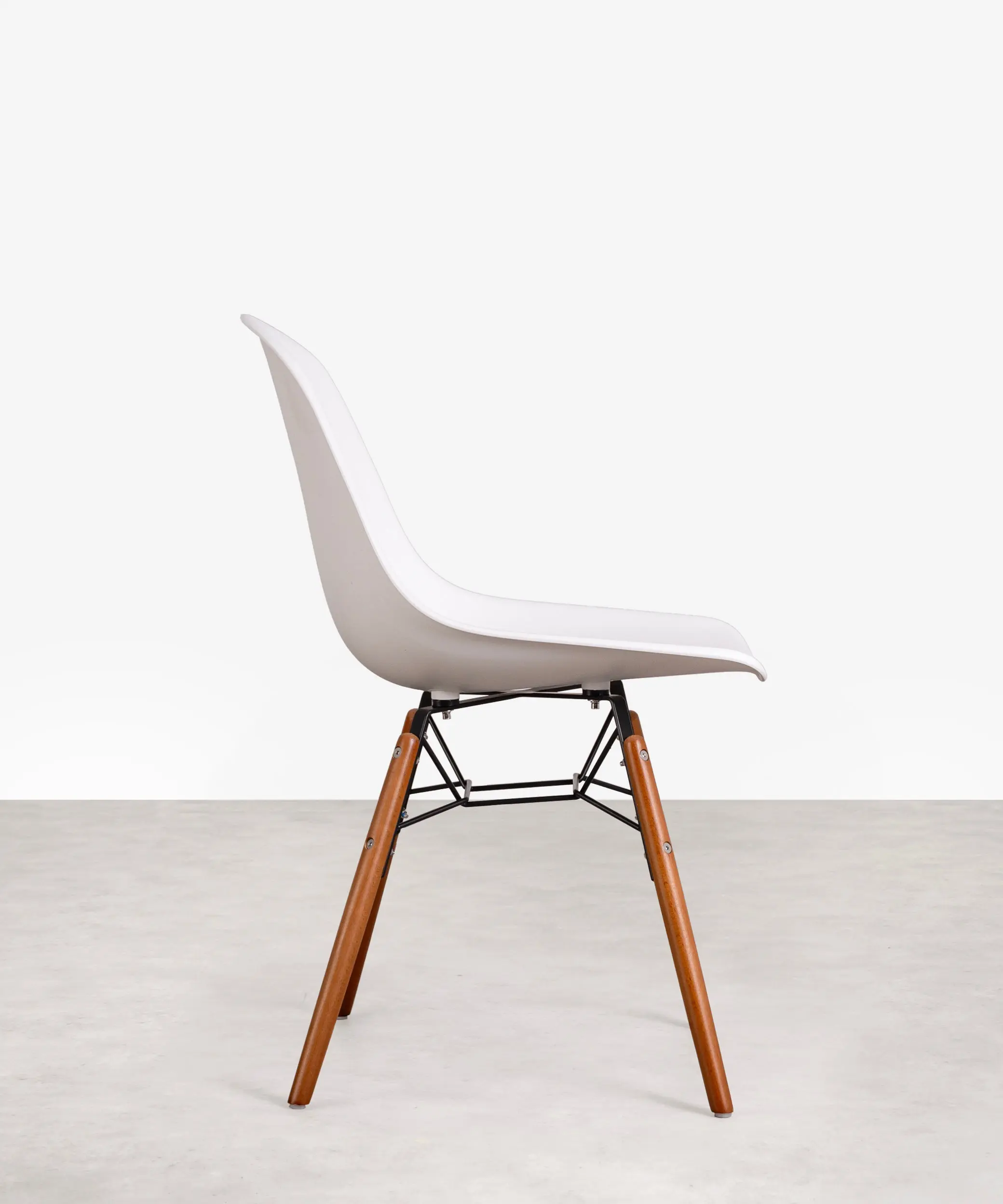 Silla de Polipropileno y Madera Elon