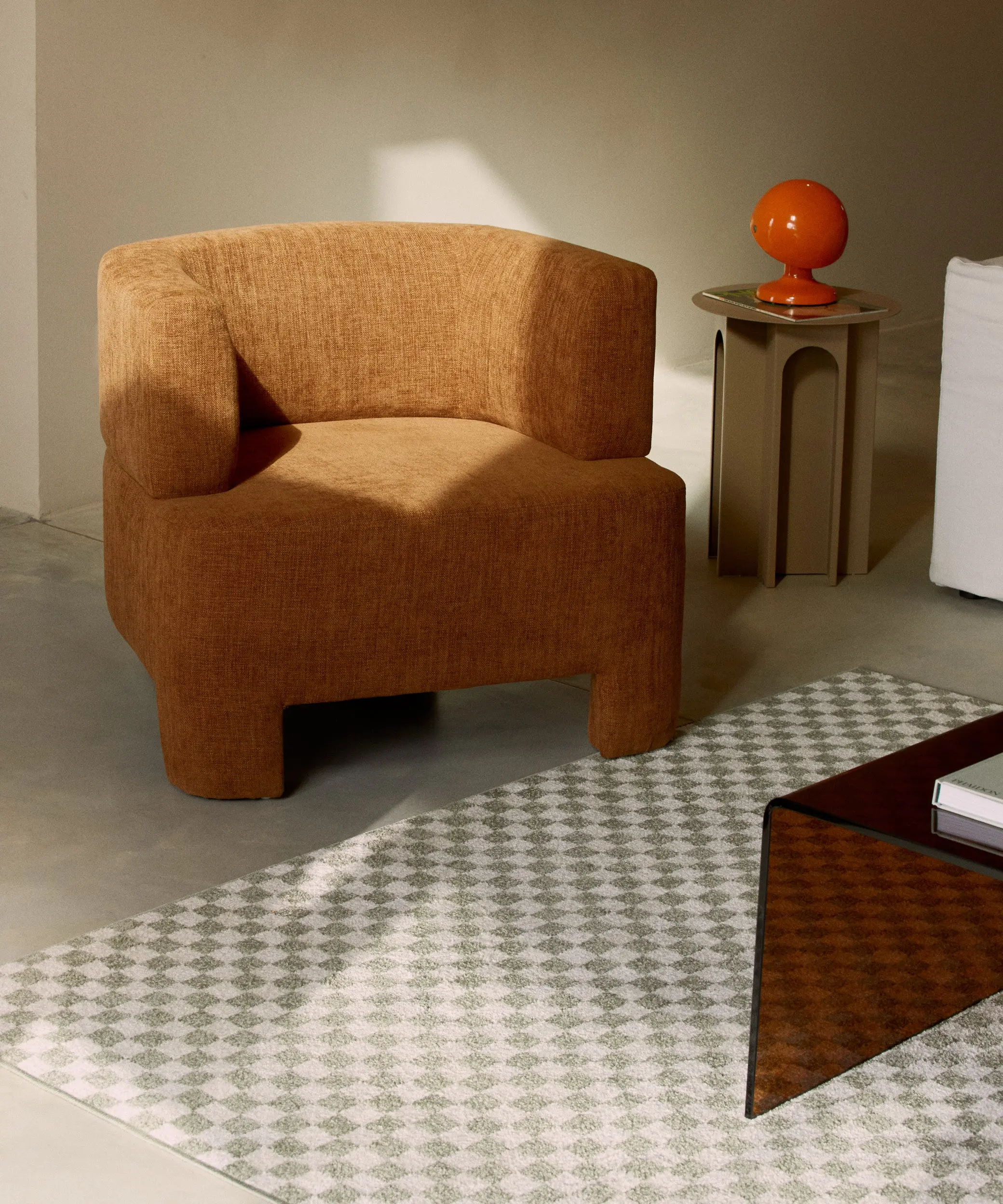 Sillón Tapizado con Reposabrazos Milo