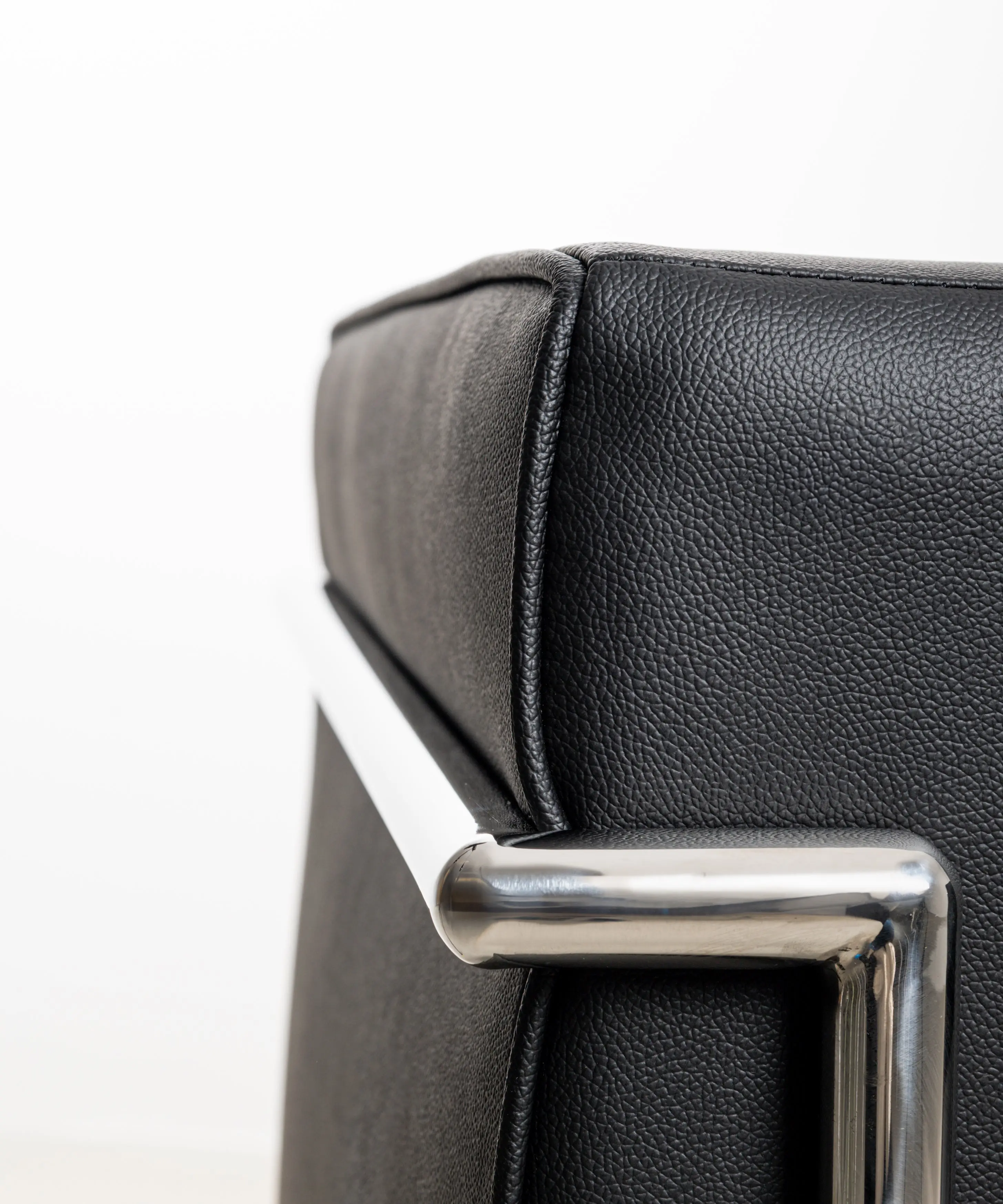 Sofá en Piel y Acero Box