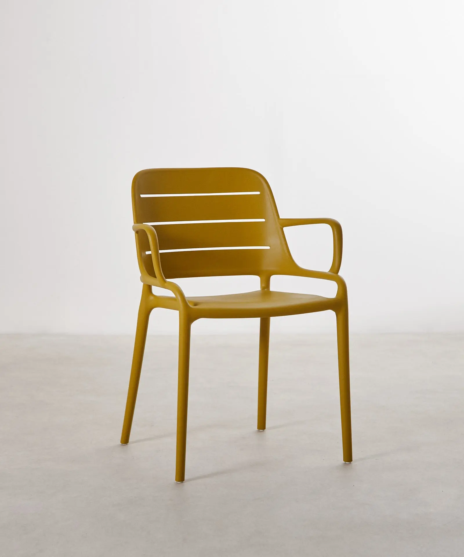 Silla de Polipropileno con Reposabrazos Mila