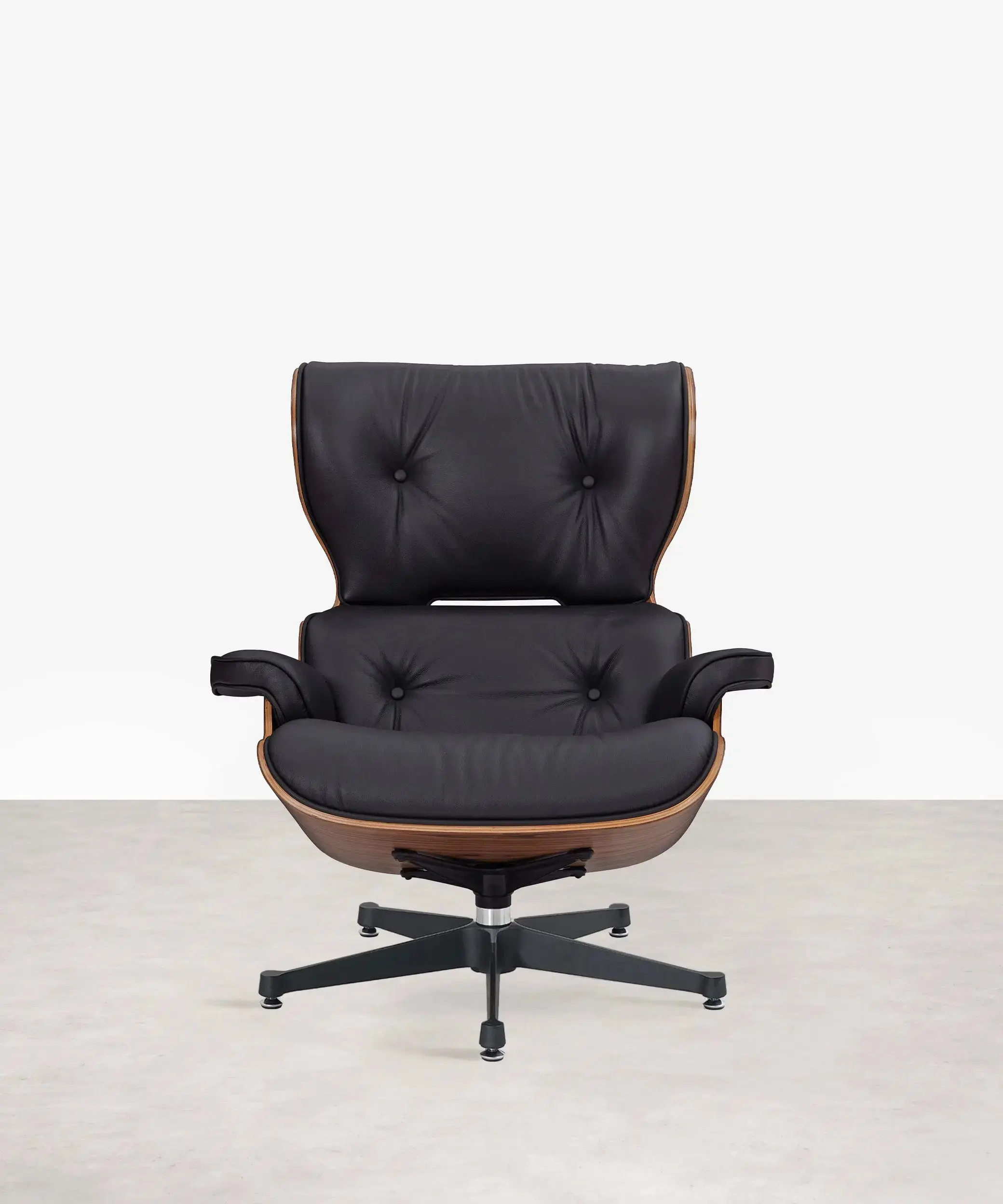 Sillón en Madera Tapizado en Piel con Reposapiés Magnum