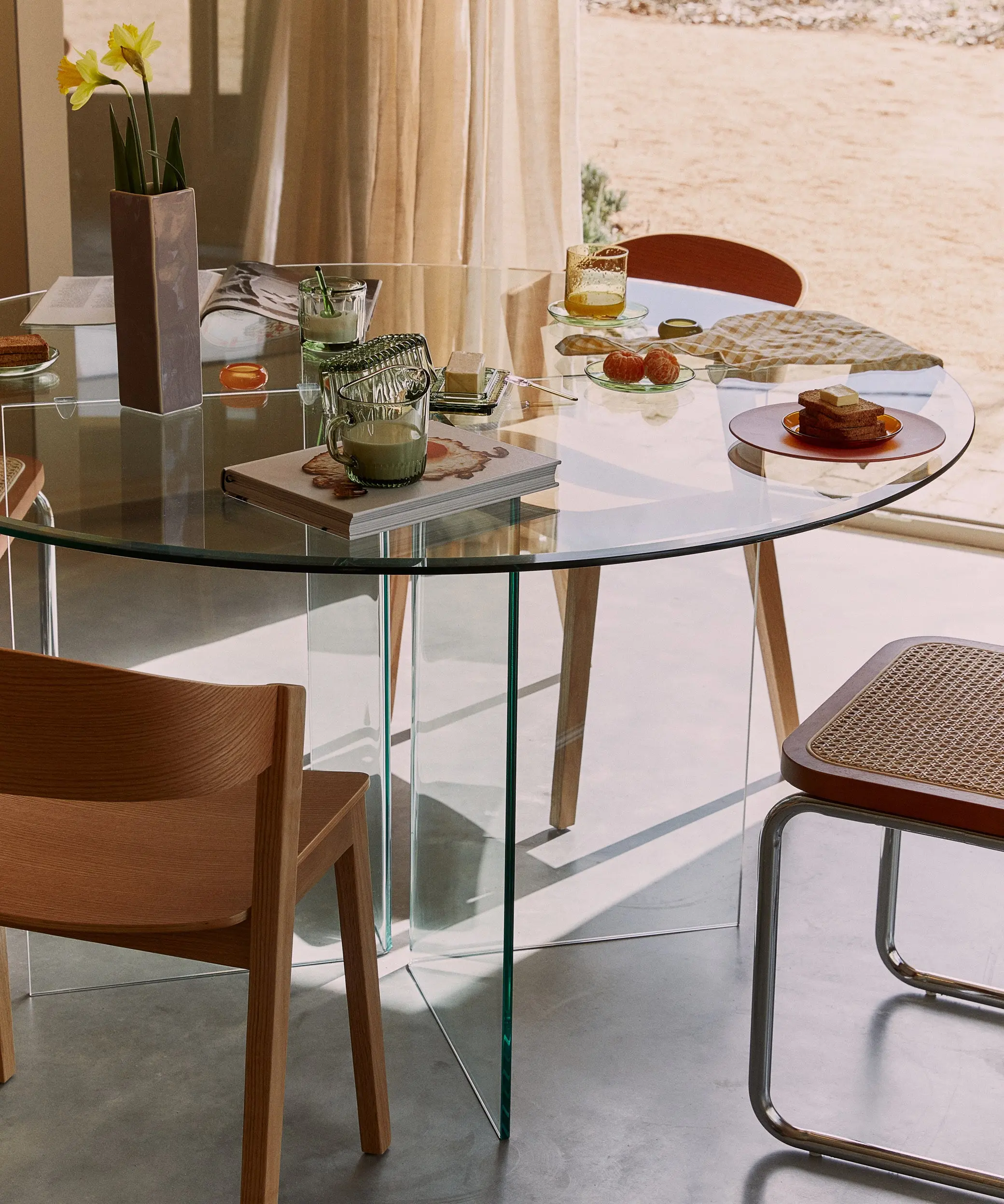 Mesa de Comedor Redonda de Cristal Templado Ona 137 cm