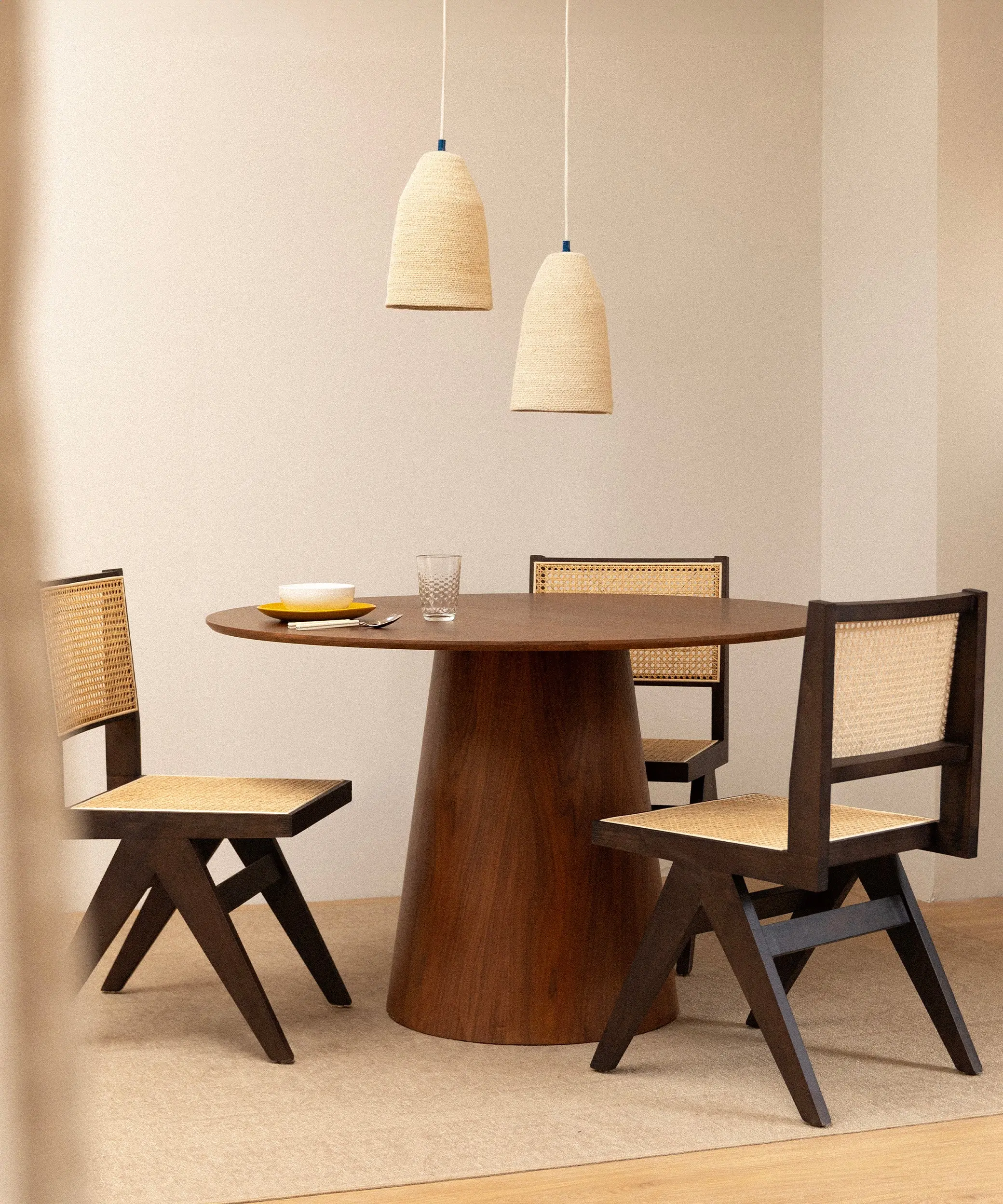 Mesa de Comedor Redonda en Madera Nelly (120 cm)