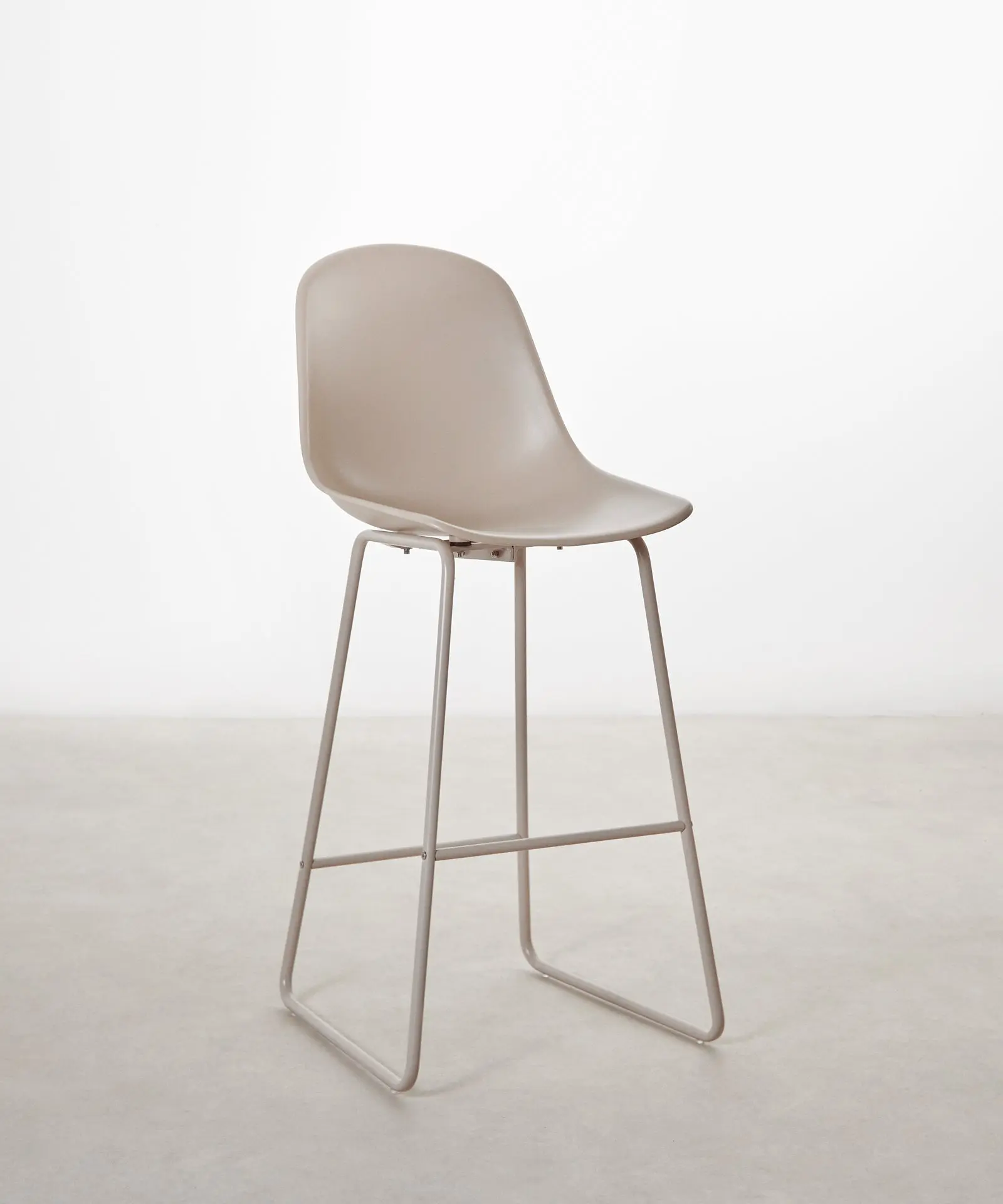 Taburete en Polipropileno y Metal Veko