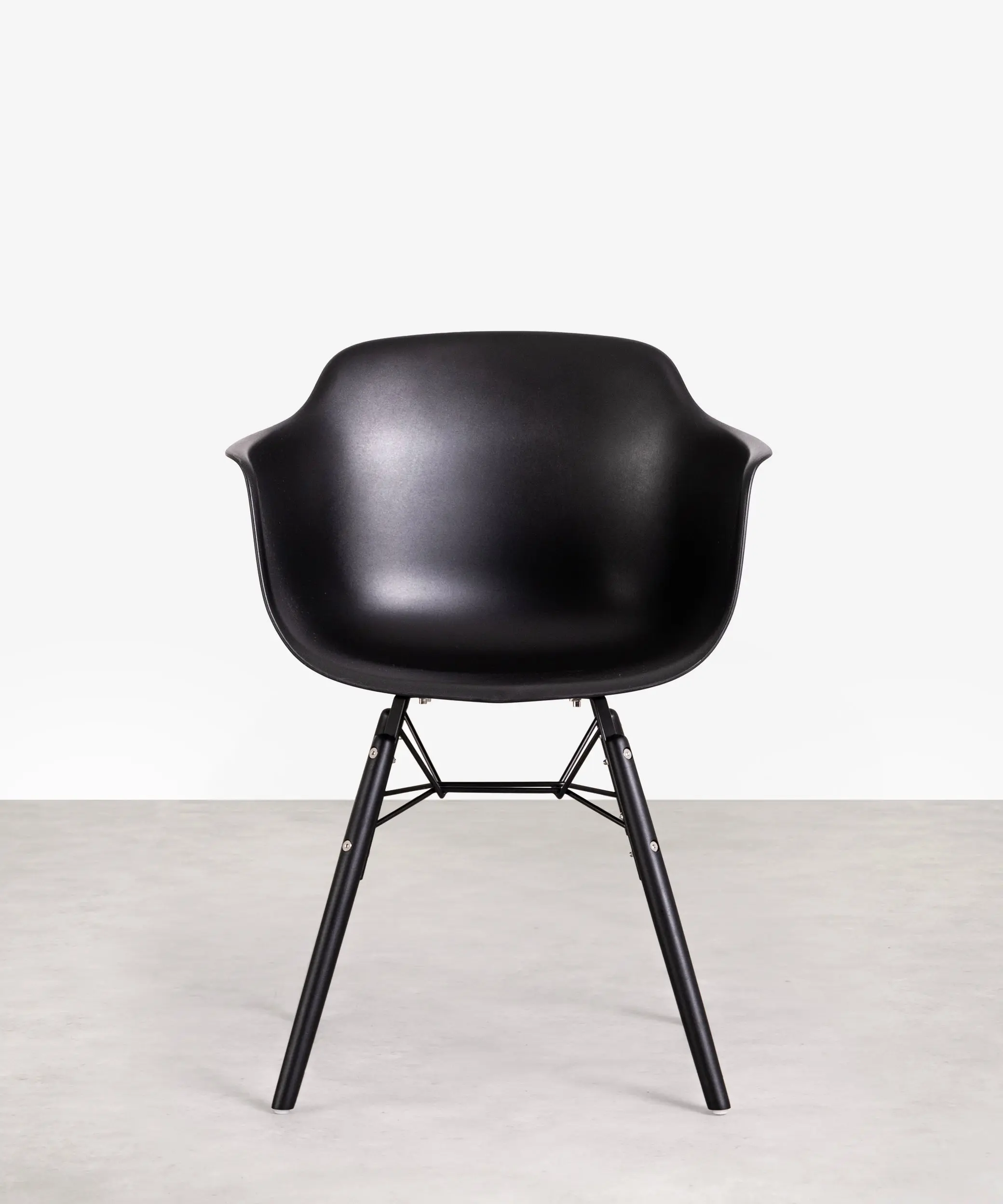 Silla de Polipropileno y Madera Elon Arms