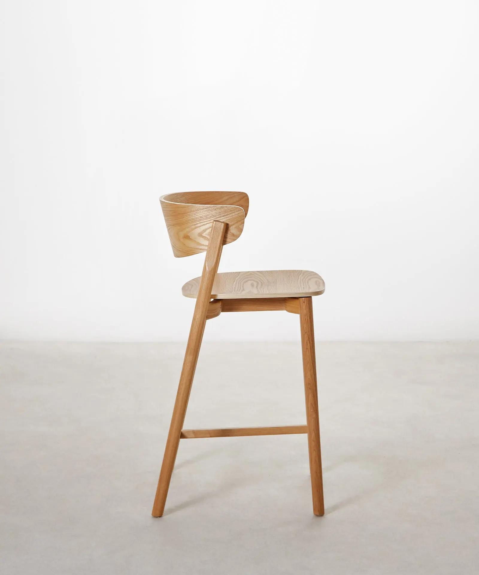 Taburete de madera Skog