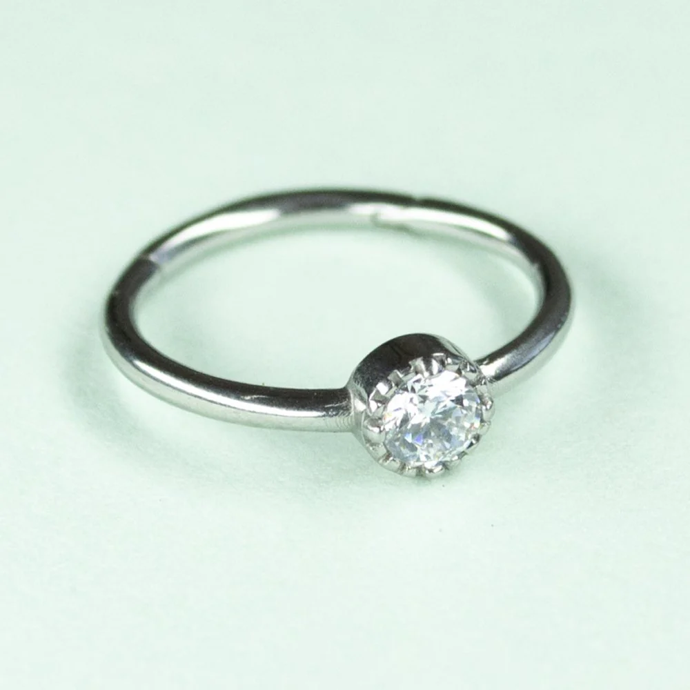 Soulflower | Argolla Piercing | Acero (1 Zirconia)