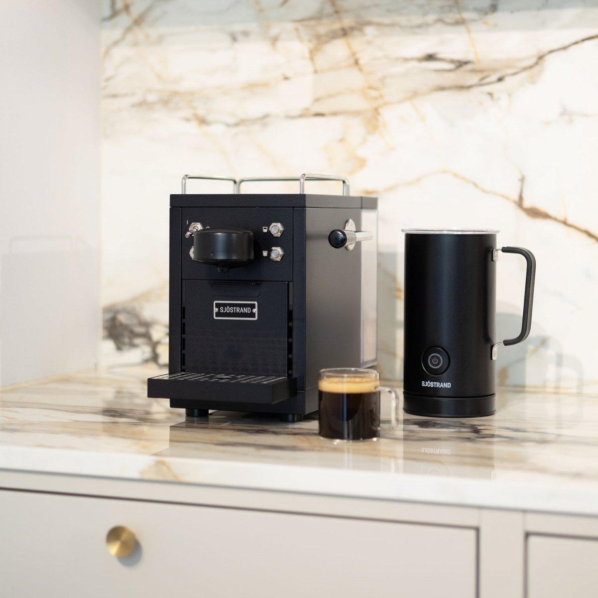 Sjöstrand MILK Elektryczny Spieniacz do Mleka / Czarny