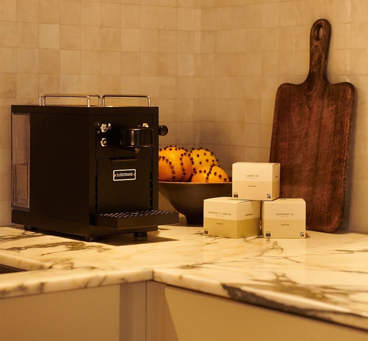 Sjöstrand THE ORIGINAL Ekspres ze Stali Polerowanej do Kawy w Kapsułkach / Czarny (Kompatybilny z Nespresso)