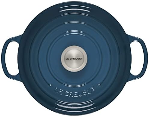Le Creuset Signature żeliwne naczynie do pieczenia z pokrywką, Ø 26 cm, okrągłe, nadaje się do wszystkich rodzajów kuchenek i kuchenek indukcyjnych, pojemność: 5,3 l, 5,135 kg, kolor czerwony