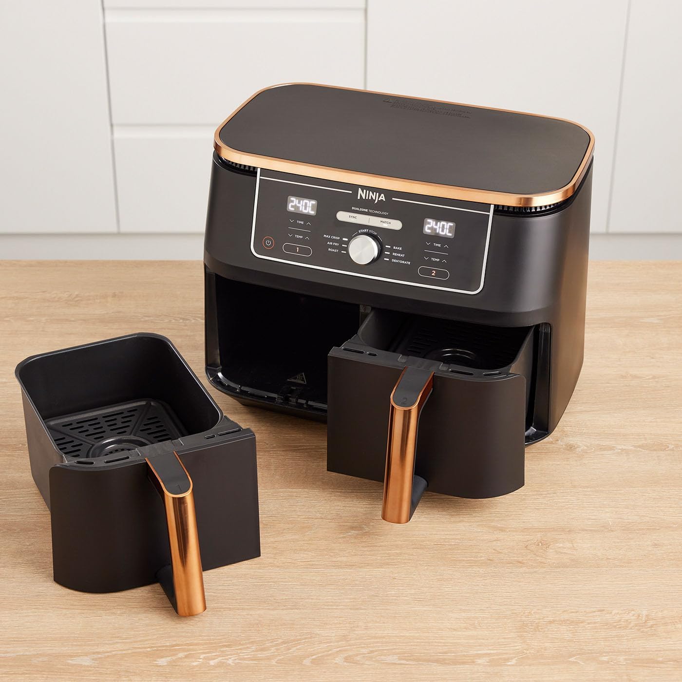 Ninja Foodi MAX Dual Zone Frytkownica beztłuszczowa z 2 szufladami, 9,5 l, kosz nieprzywierający nadaje sie do zmywarki, na 8 porcji, miedziano/czarna, 6 w 1, amazon exclusive, AF400EUCP