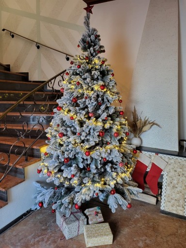 NOWOŚĆ! Piękna Biała sztuczna Choinka LUX 100% PE Zasypana śniegiem 1.8m