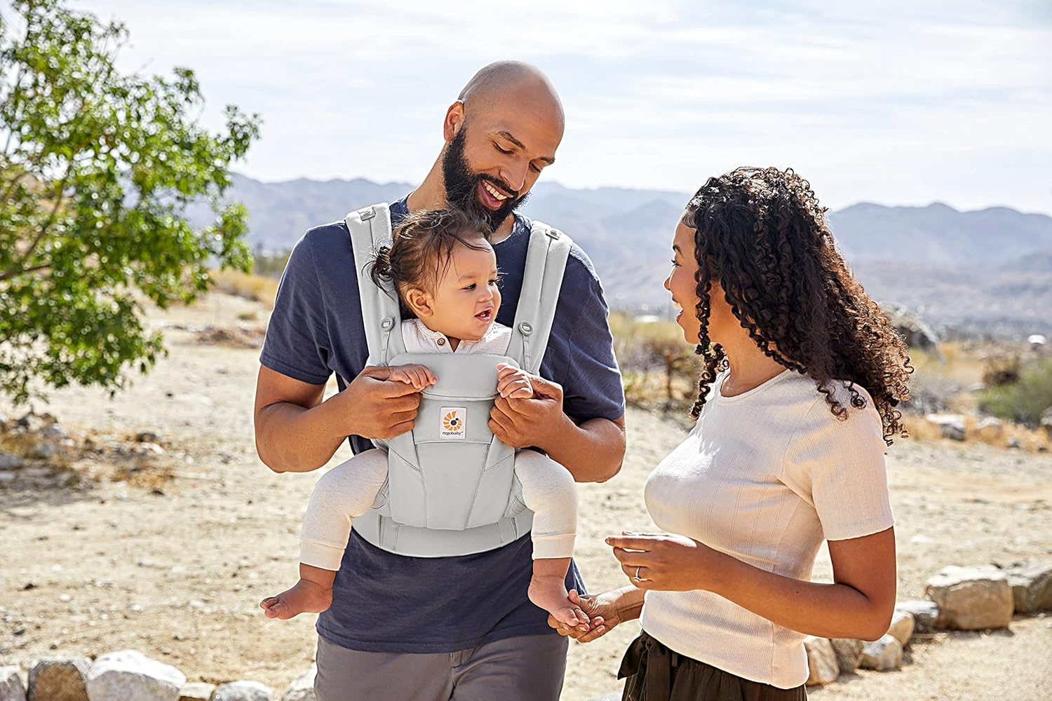 Ergobaby Omni Breeze Nosidełko dla noworodków od urodzenia do 20 kg, 4 pozycje SoftFlex Mesh Ergonomiczne nosidełko dla niemowląt Nosidełko do noszenia na plecach, Graphite Grey
