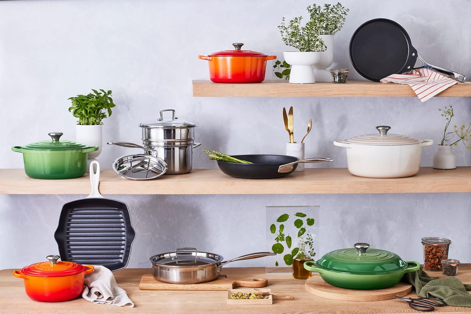 Le Creuset Signature żeliwny garnek Gourmet, okrągły, Ø 30 cm, 3,5 l, do wszystkich rodzajów kuchenek włącznie z indukcyjnymi, 5,55 kg, czerwony piec