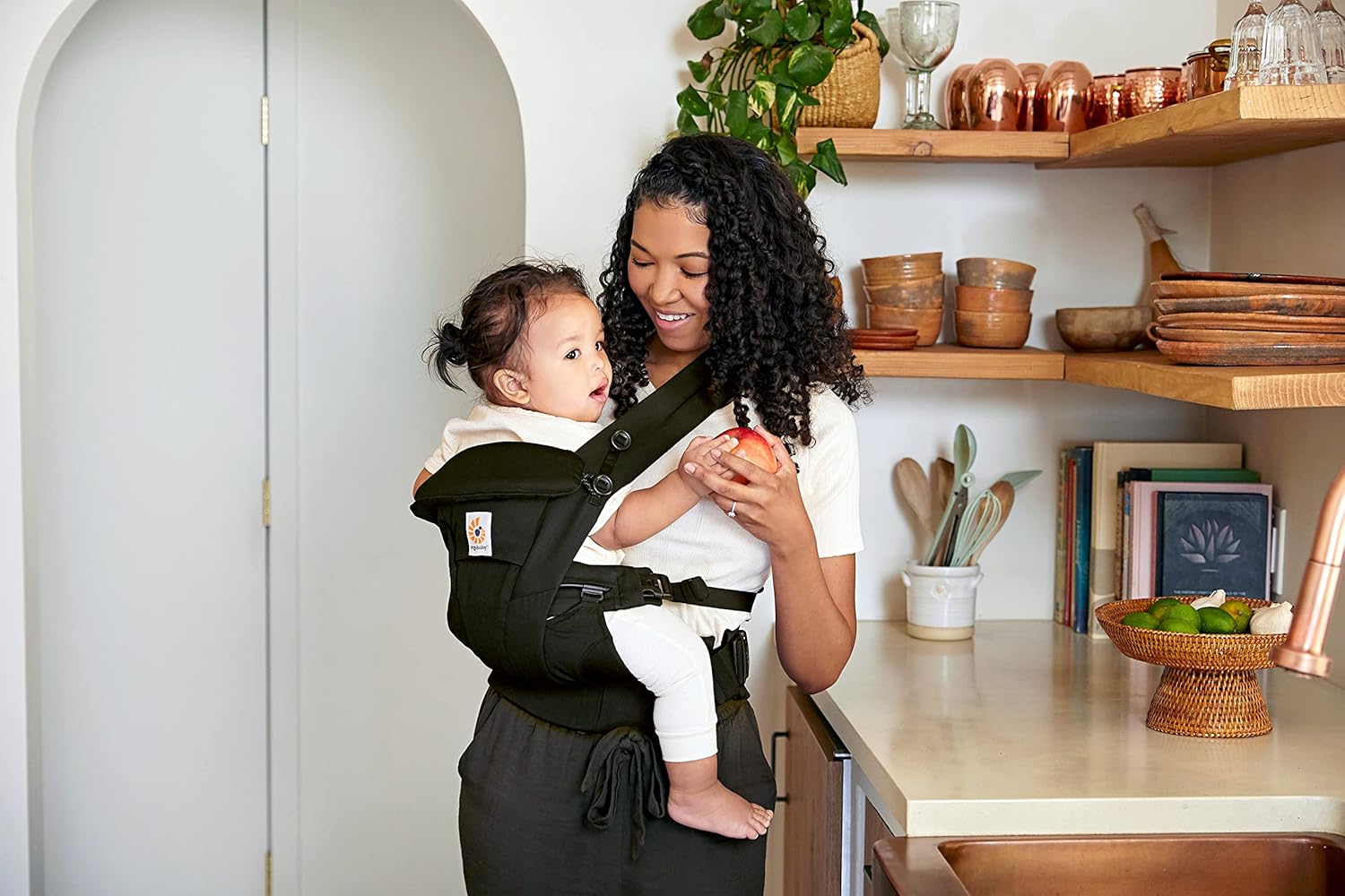 Ergobaby Omni Breeze Nosidełko dla noworodków od urodzenia do 20 kg, 4 pozycje SoftFlex Mesh Ergonomiczne nosidełko dla niemowląt Nosidełko do noszenia na plecach, Graphite Grey